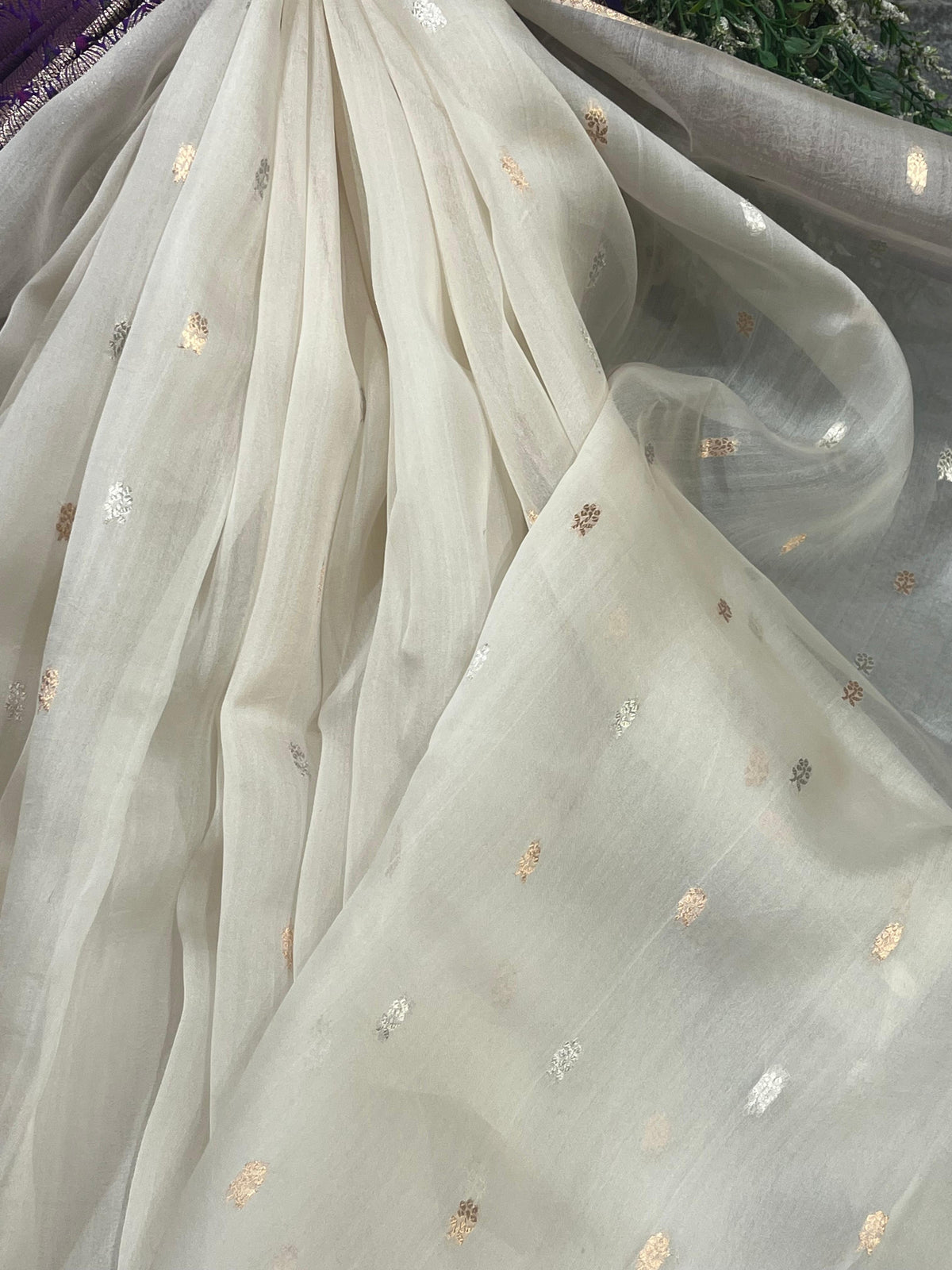 WHITE KORA PURE HANDLOOM BANARASI SAREE