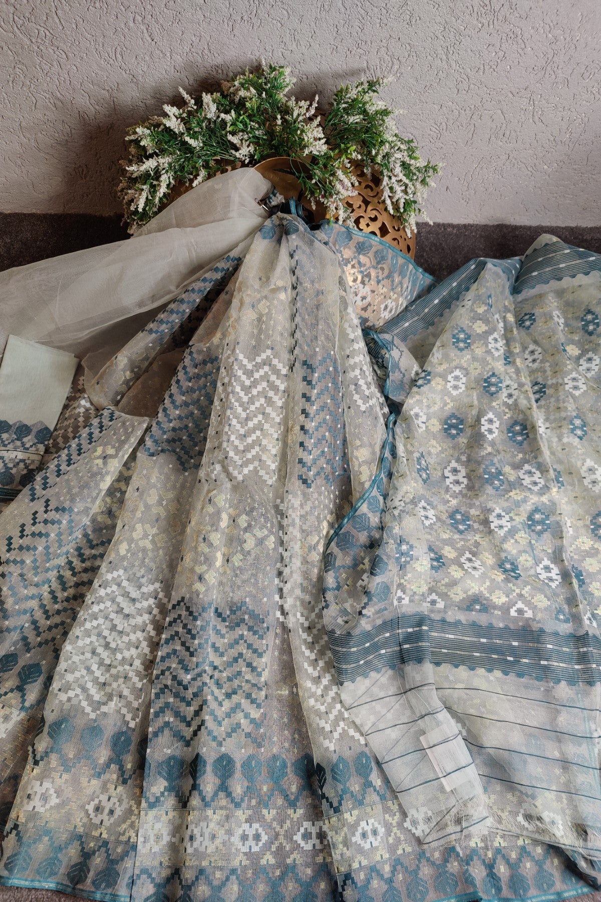 LIGHT GREY PURE HANDLOOM DHAKAI JAMDANI REAL JARI SAREE