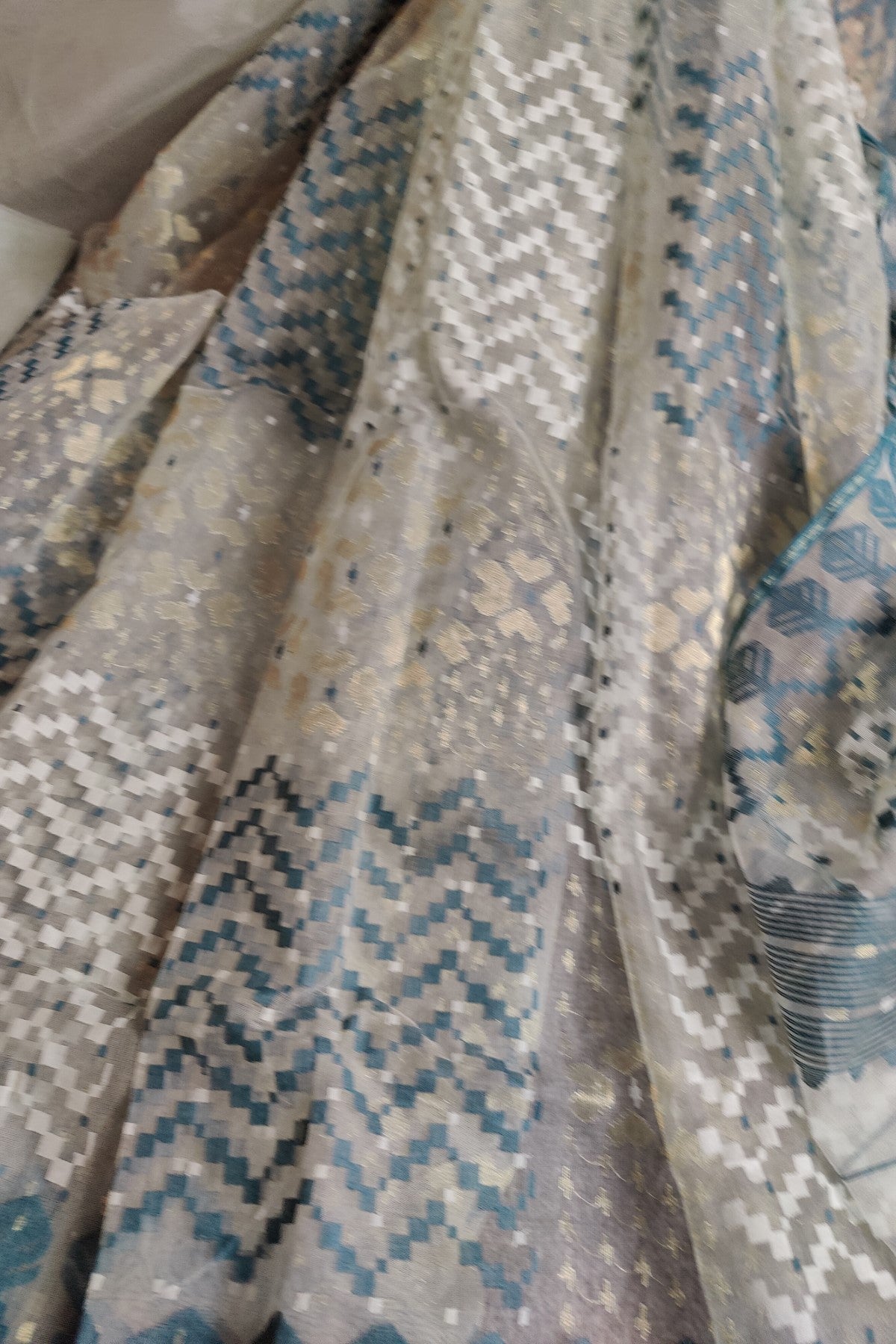 LIGHT GREY PURE HANDLOOM DHAKAI JAMDANI REAL JARI SAREE