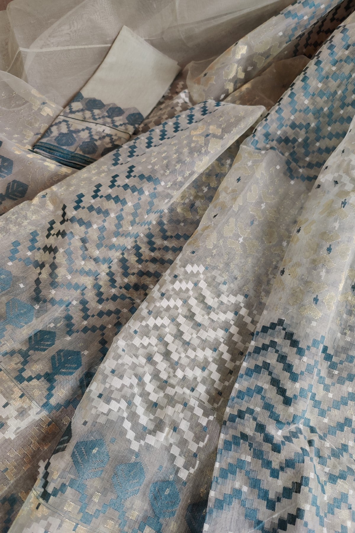 LIGHT GREY PURE HANDLOOM DHAKAI JAMDANI REAL JARI SAREE