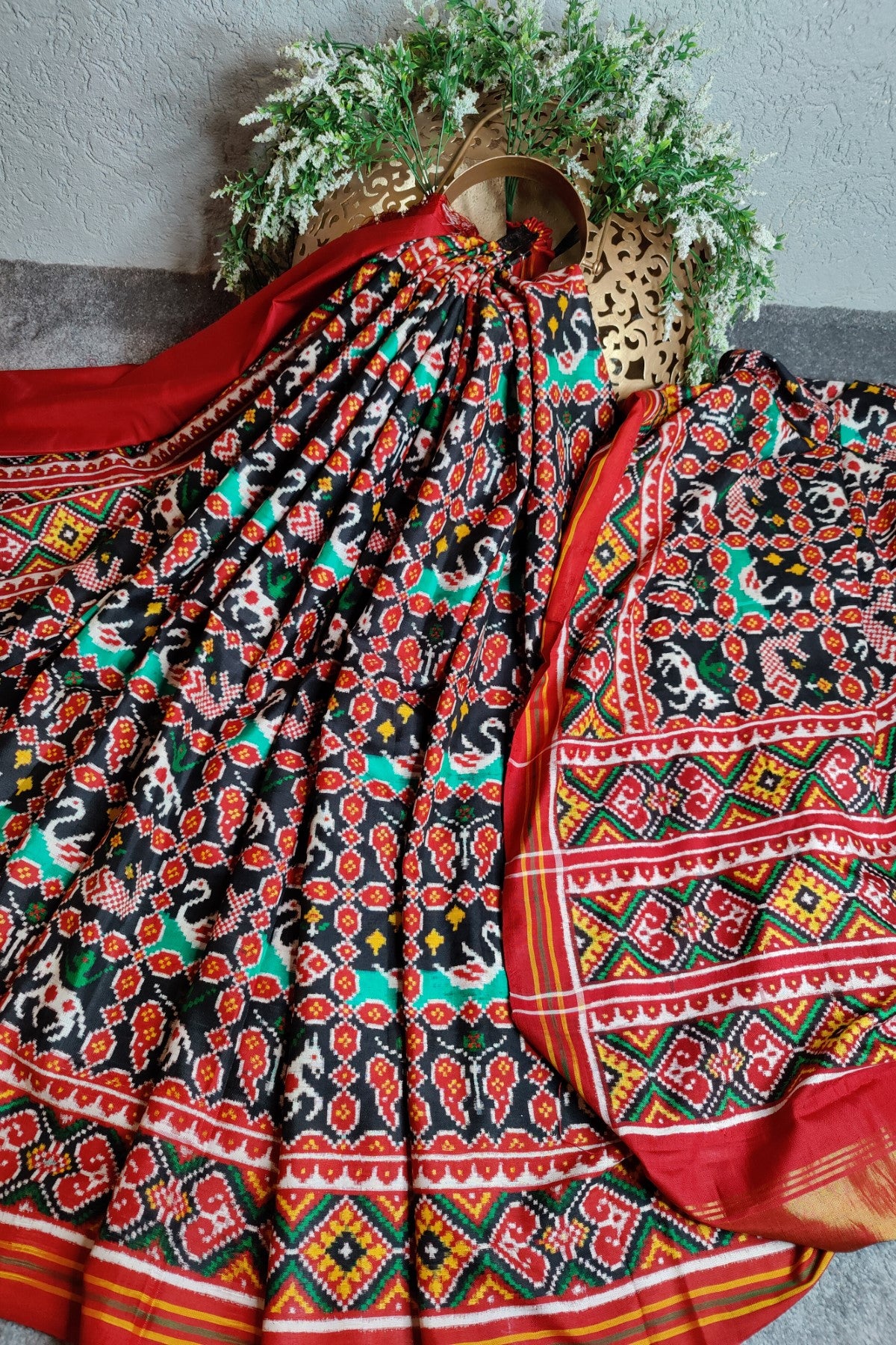 BLACK PURE SILK HANDLOOM PATAN PATOLA SAREE