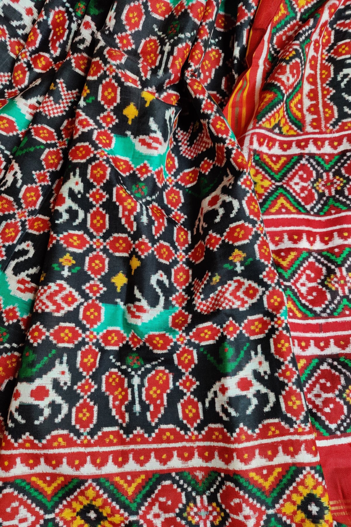 BLACK PURE SILK HANDLOOM PATAN PATOLA SAREE
