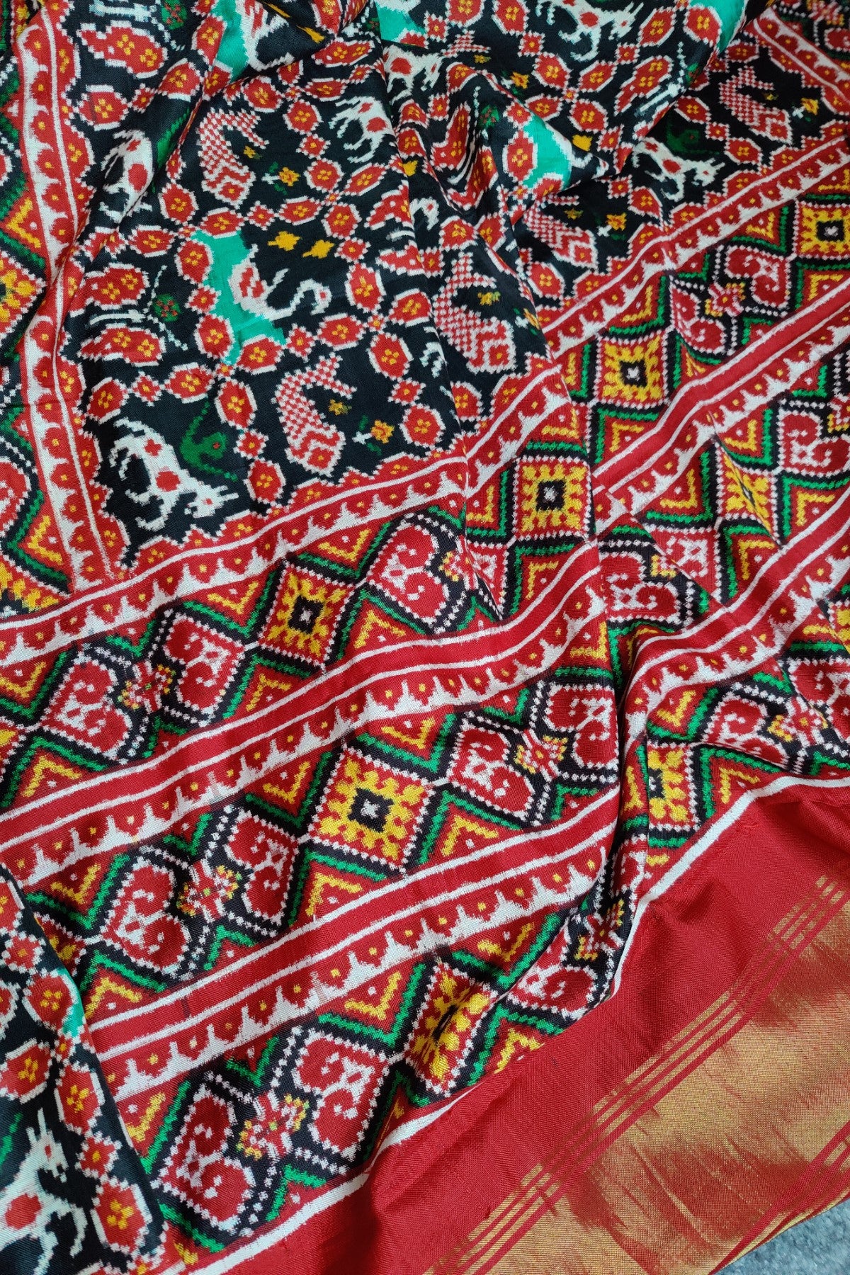 BLACK PURE SILK HANDLOOM PATAN PATOLA SAREE