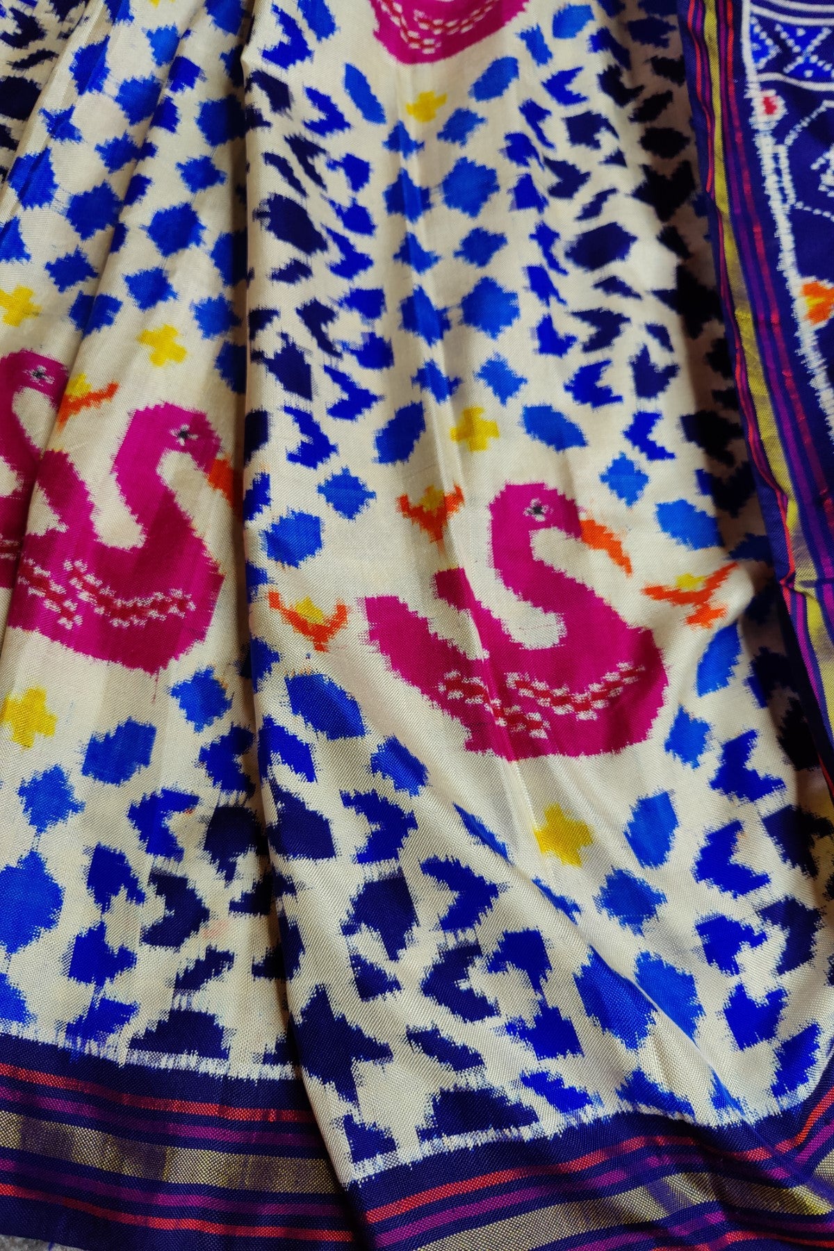 OFF WHITE PURE SILK HANDLOOM PATAN PATOLA SAREE