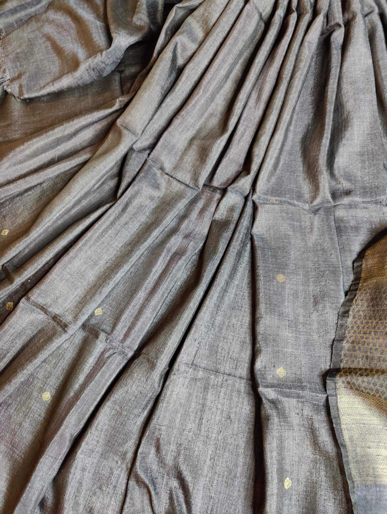 BLACK PURE HANDLOOM MATKA SILK SAREE