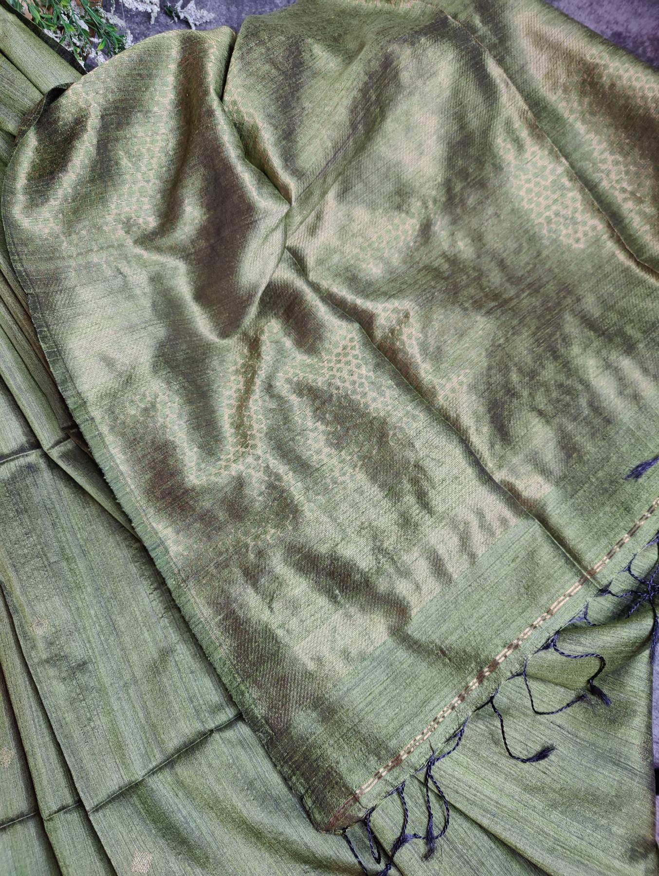OLIVE GREEN PURE HANDLOOM MATKA SILK SAREE