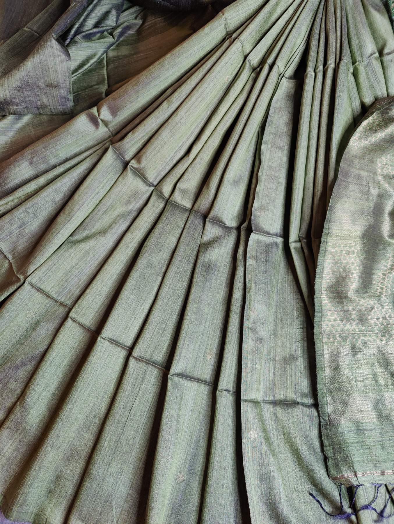 OLIVE GREEN PURE HANDLOOM MATKA SILK SAREE