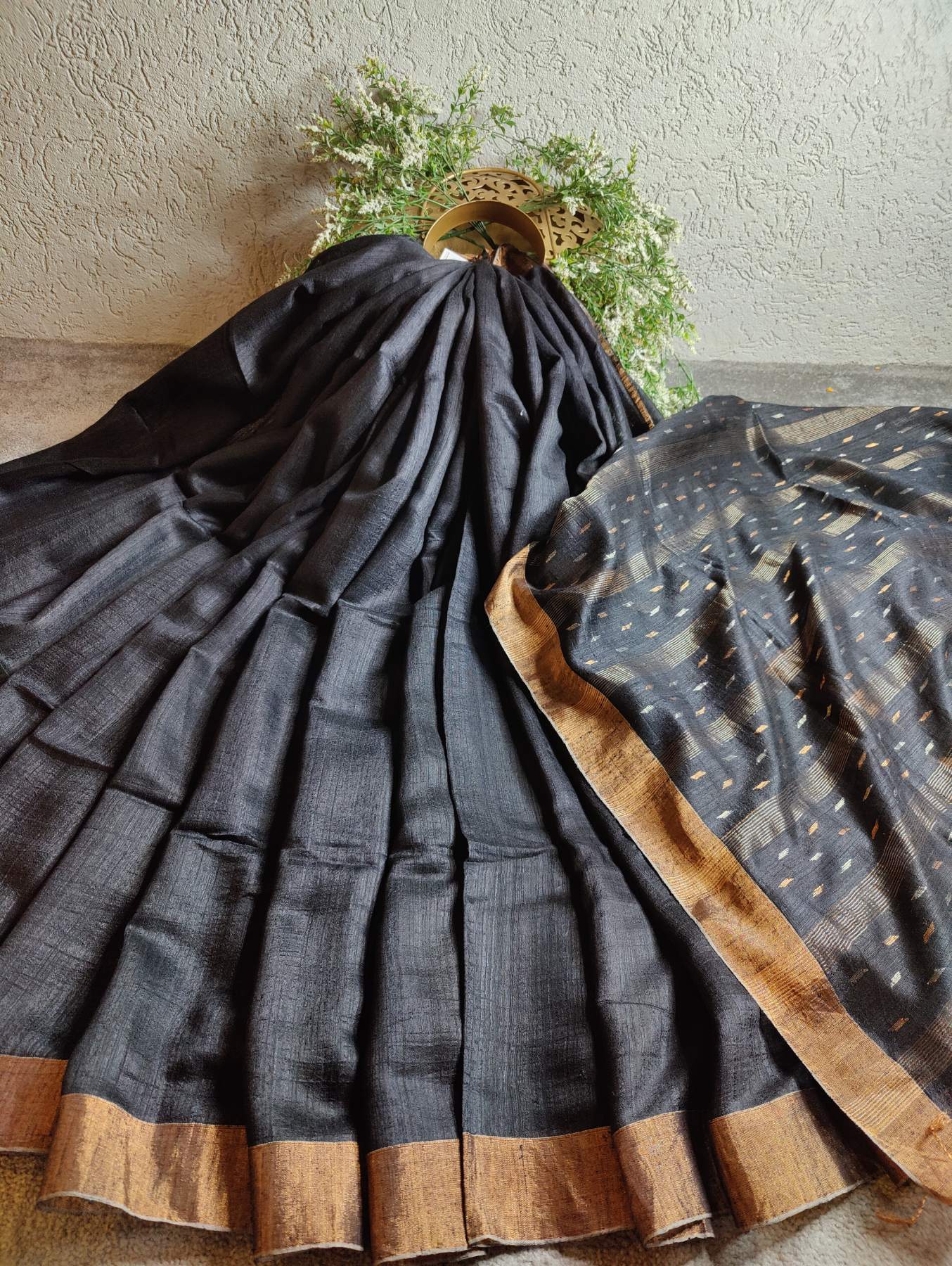 BLACK PURE HANDLOOM MATKA SILK SAREE