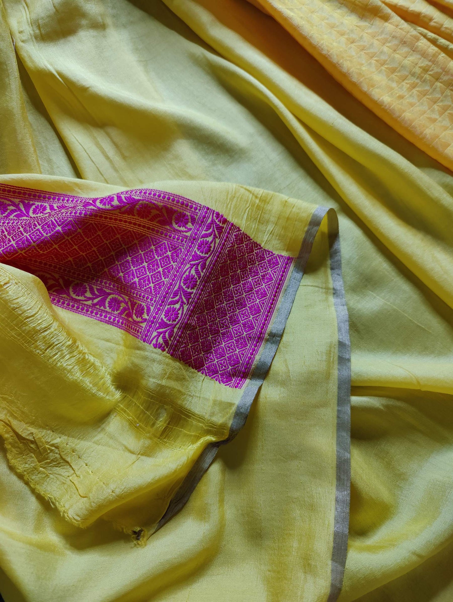 YELLOW SPUN SILK PURE HANDLOOM BANARASI SAREE