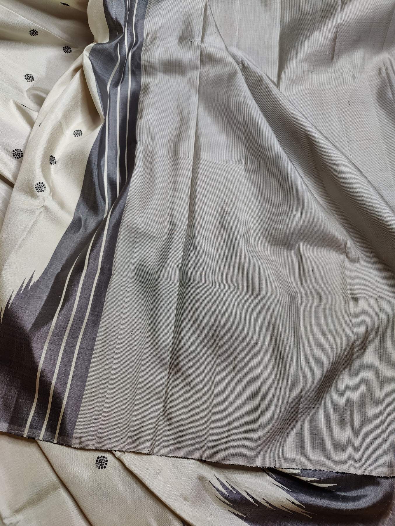 IVORY SILK PURE HANDLOOM NONJARI GADWAL SAREE