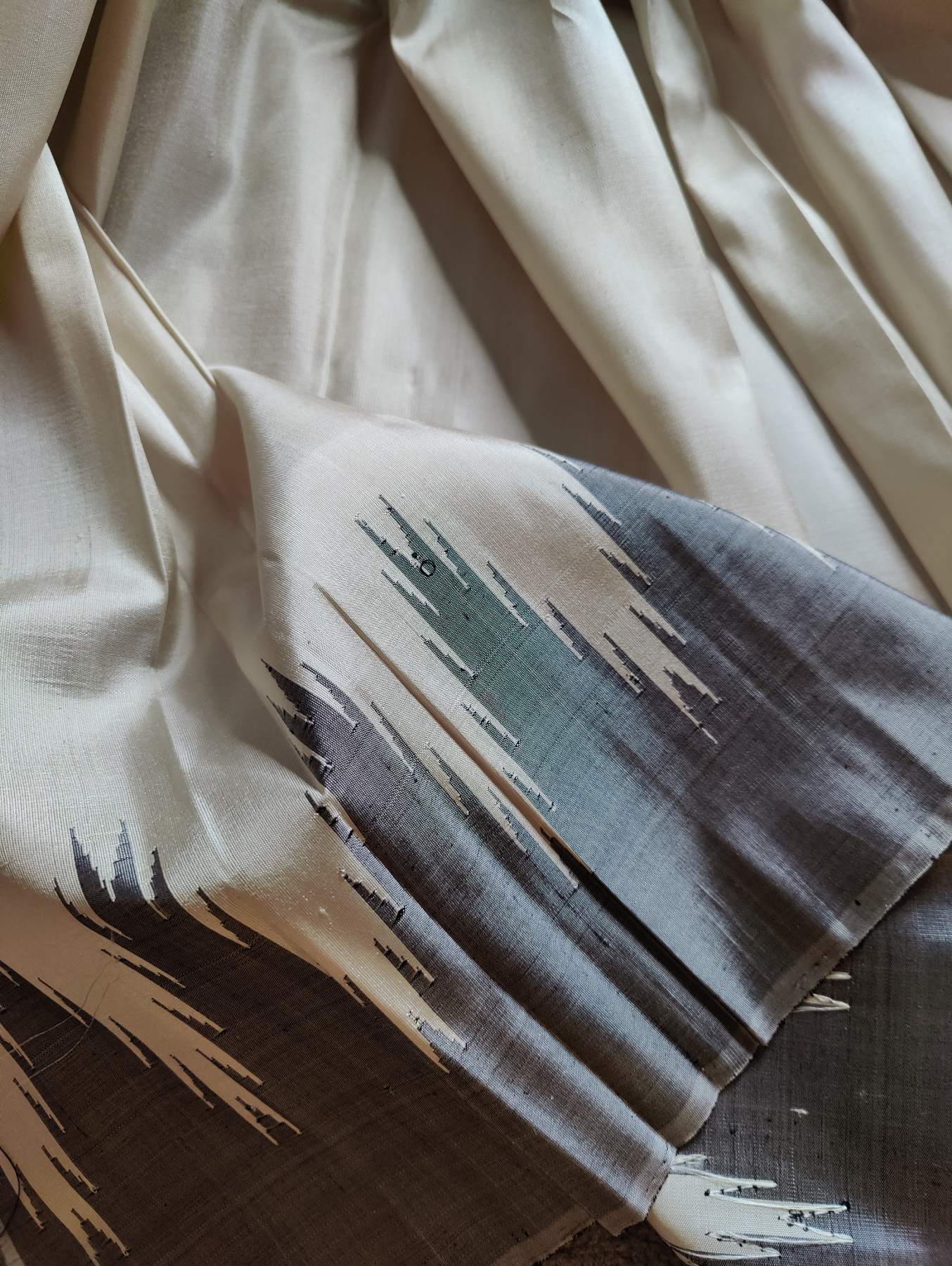 IVORY SILK PURE HANDLOOM NONJARI GADWAL SAREE