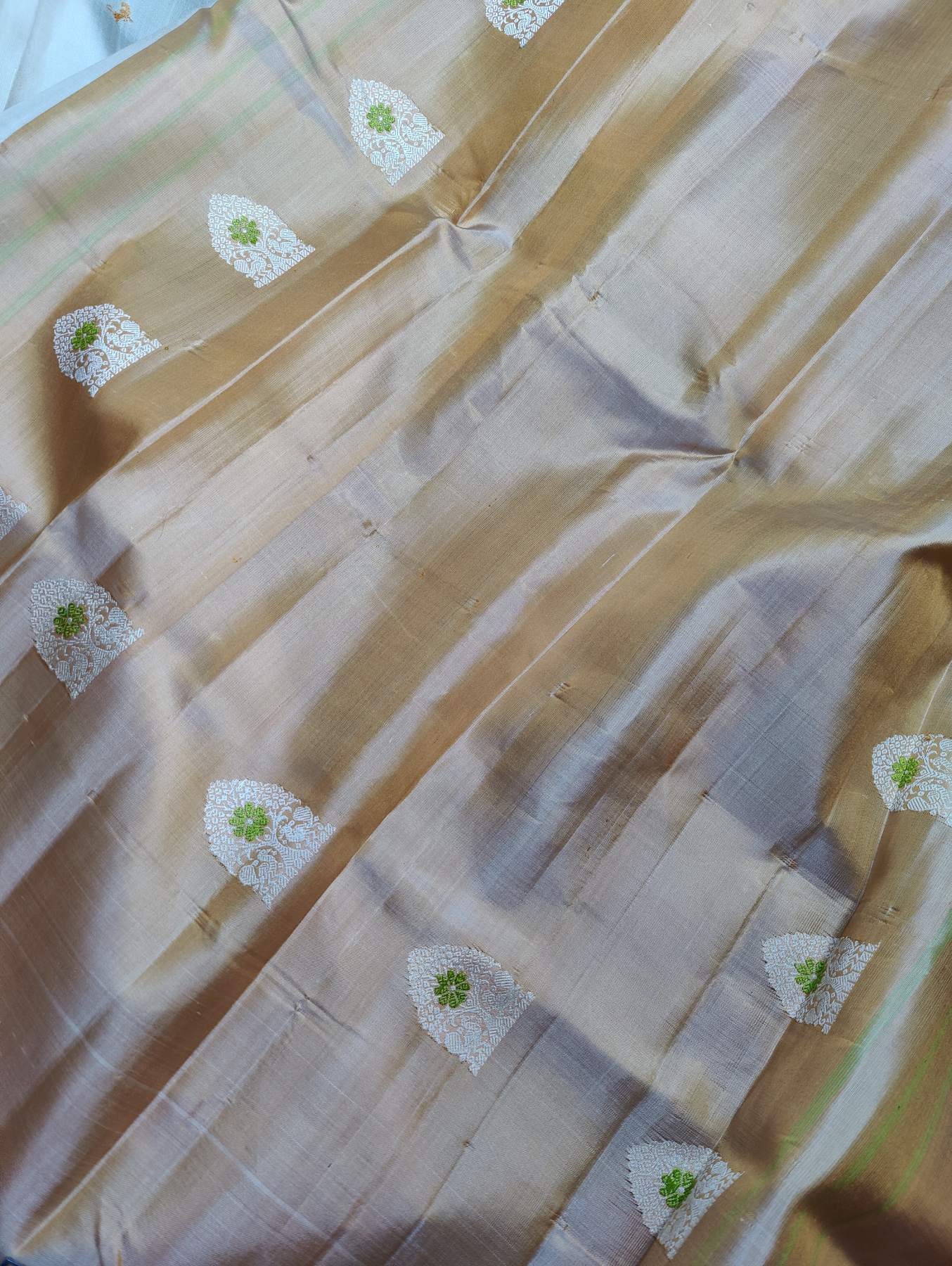 OFF WHITE SILK PURE HANDLOOM NON JARI GADWAL SAREE