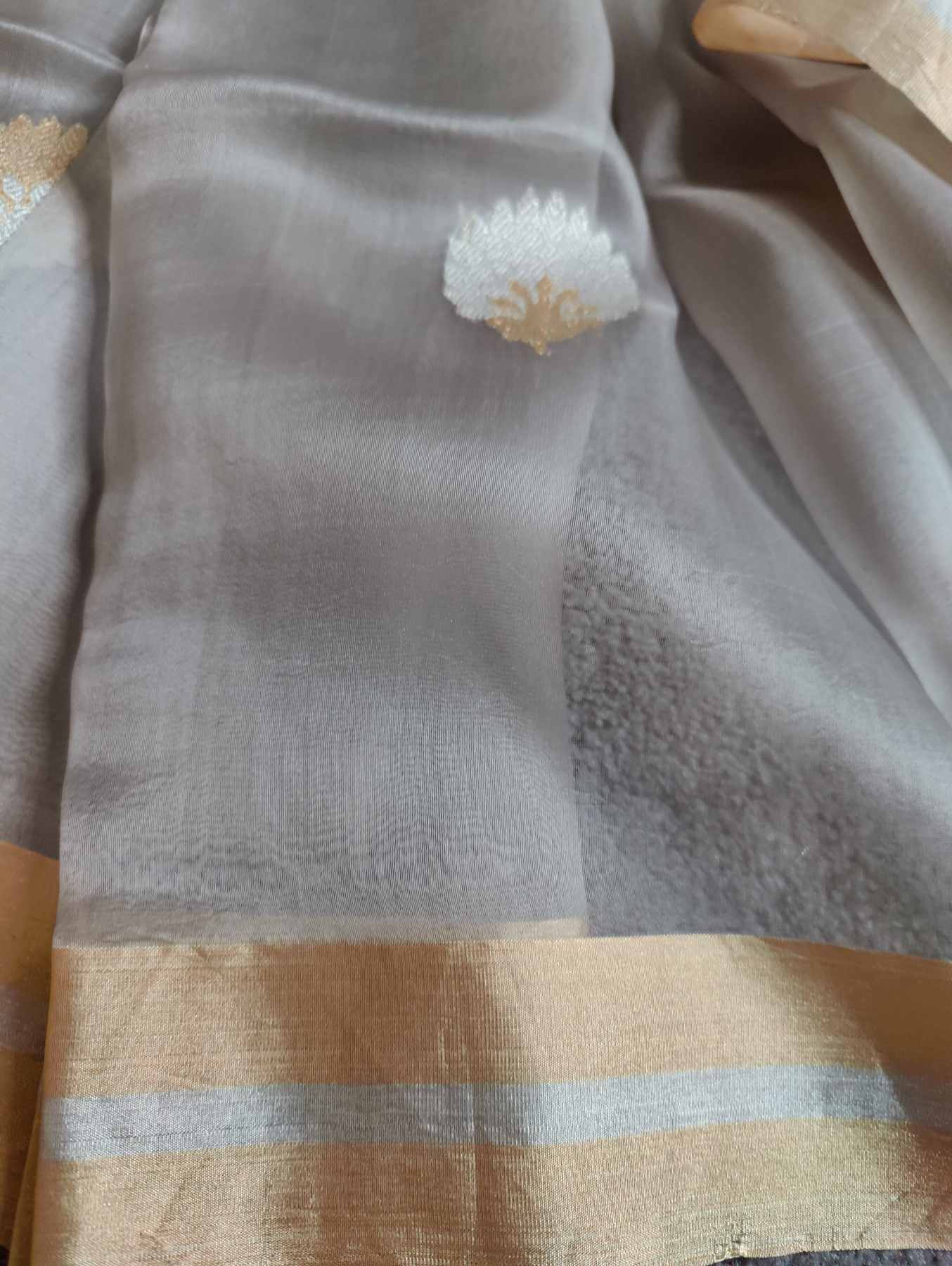 GREY KORA PURE HANDLOOM BANARASI SAREE