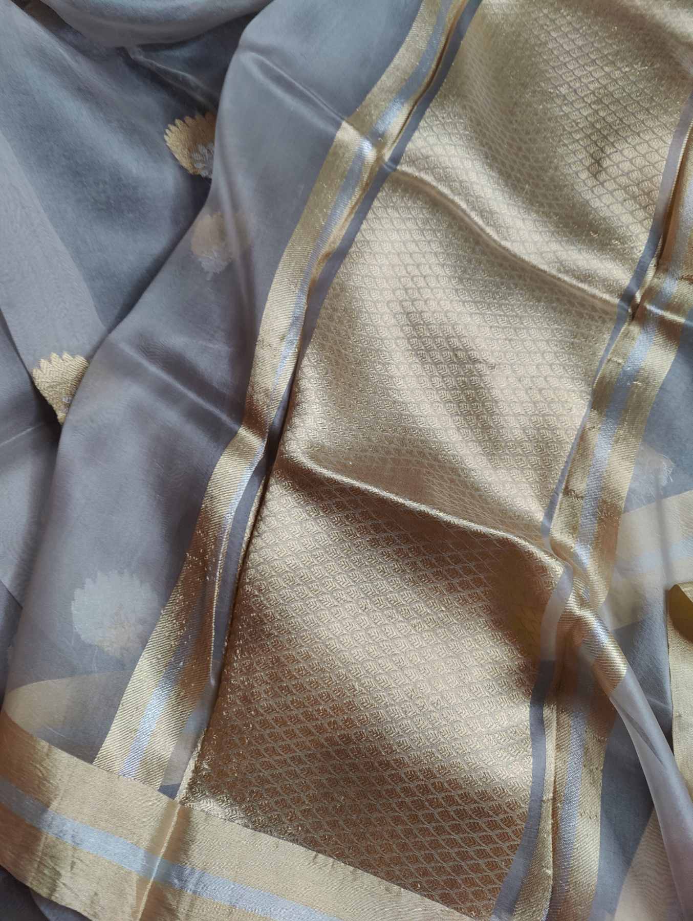 GREY KORA PURE HANDLOOM BANARASI SAREE