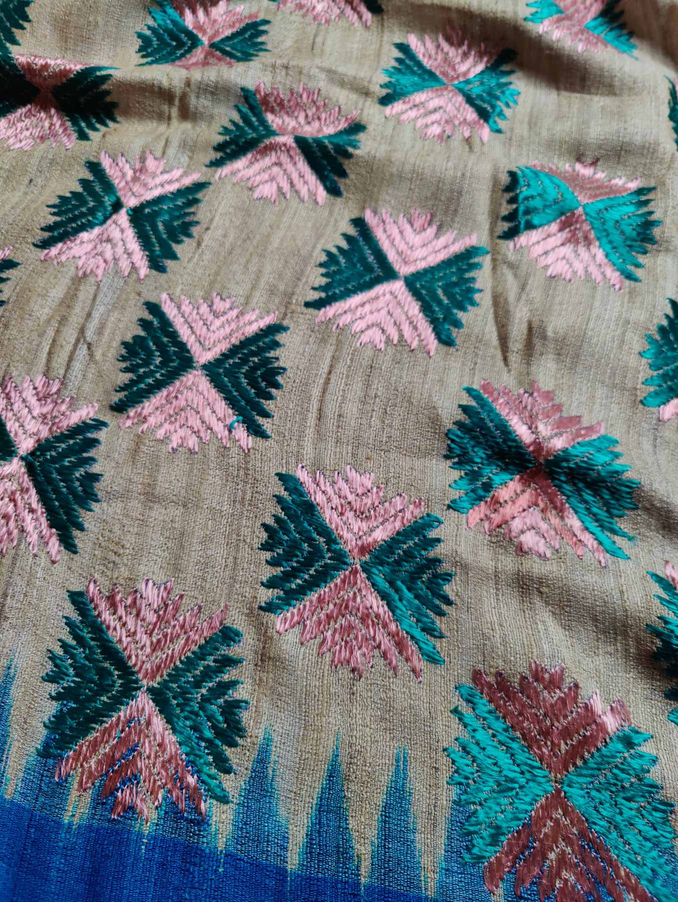 BEIGE TUSSAR SILK PURE HANDLOOM PHULKARI DUPATTA