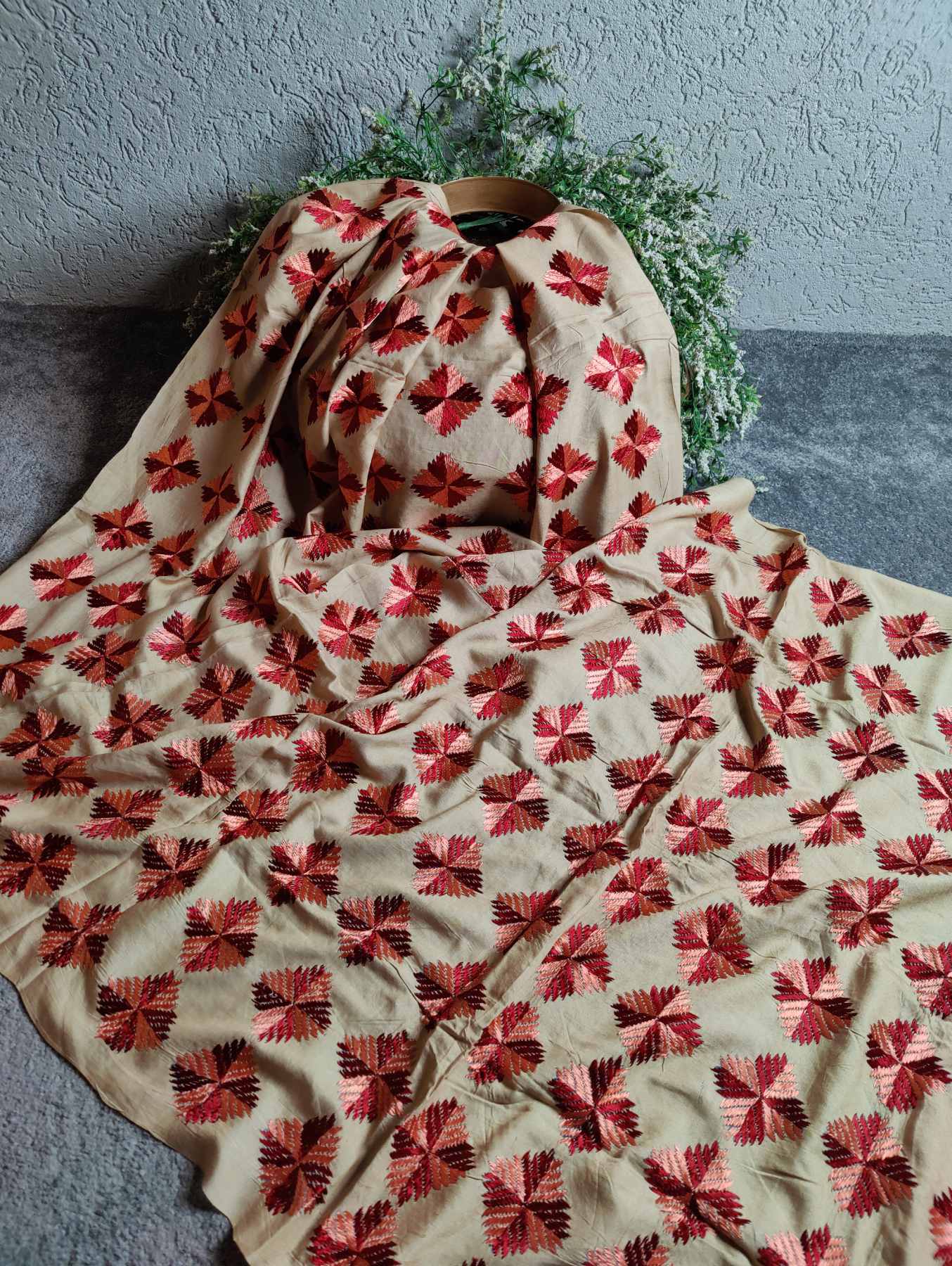 BEIGE SILK PURE HANDLOOM PHULKARI DUPATTA