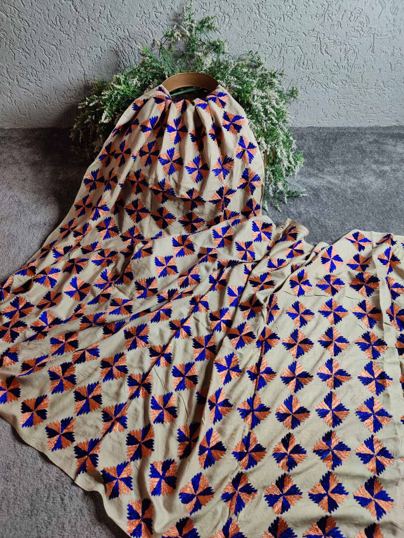 BEIGE SILK PURE HANDLOOM PHULKARI DUPATTA