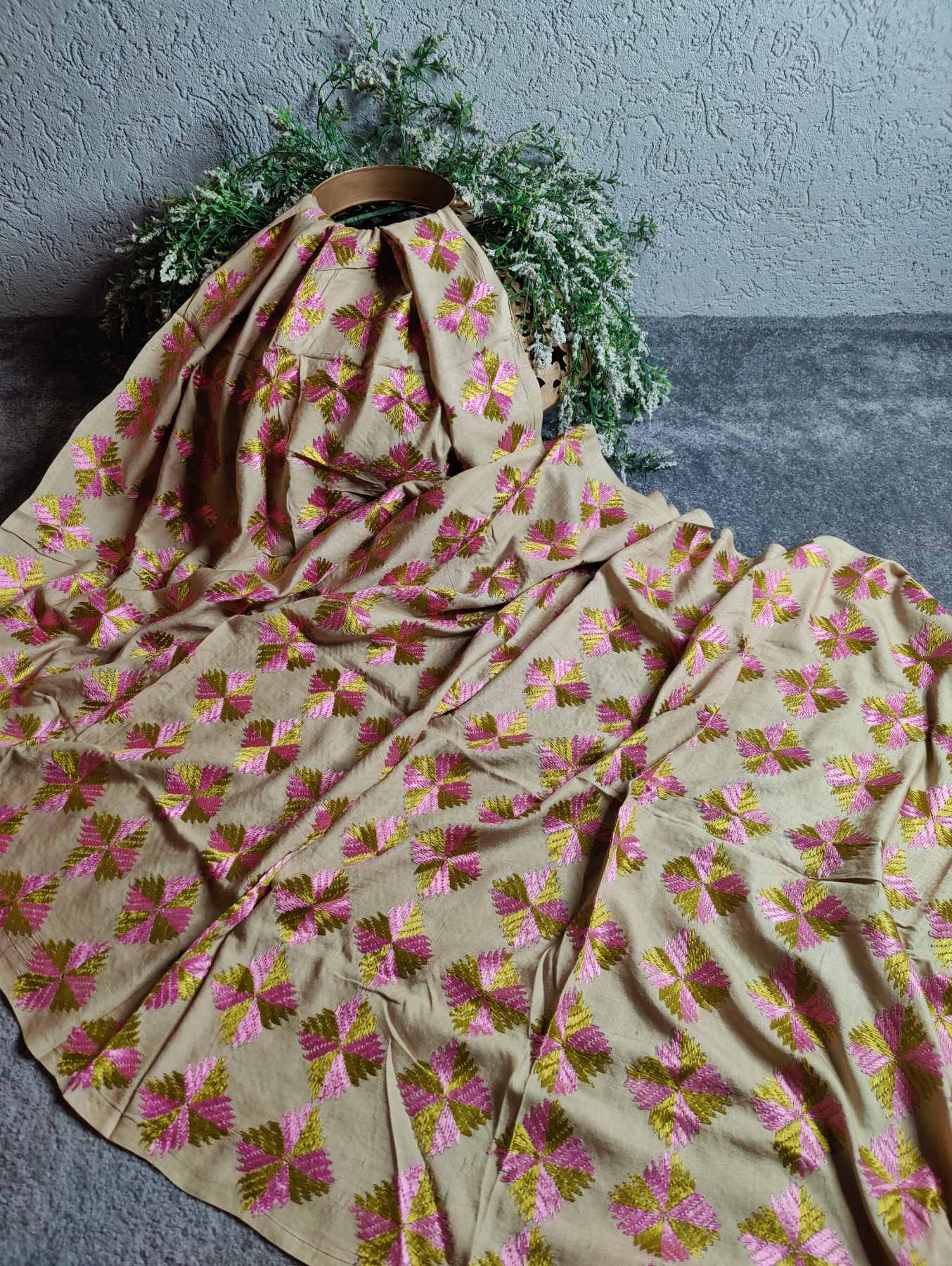 BEIGE SILK PURE HANDLOOM PHULKARI DUPATTA