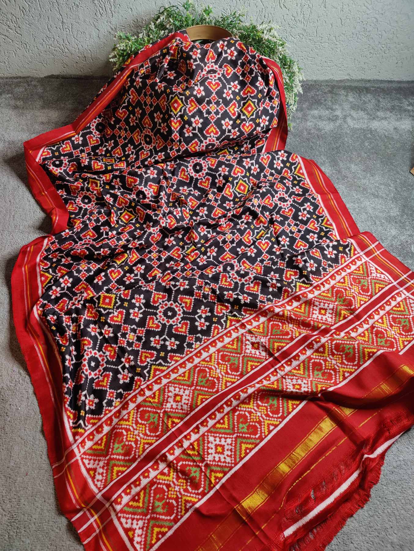 BLACK SILK PURE HANDLOOM PATAN PATOLA DOUBLE IKKAT DUPATTA