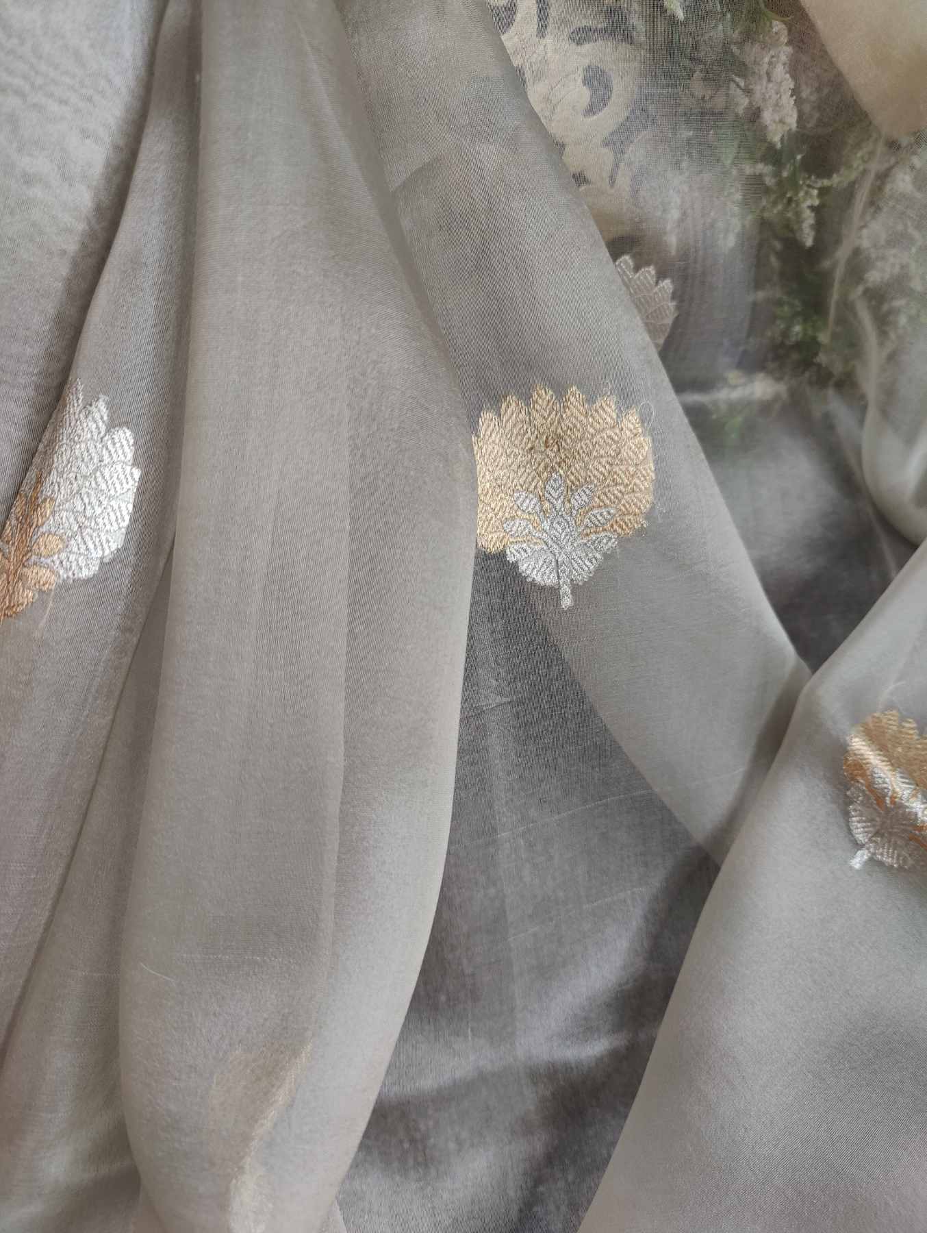 GREY KORA PURE HANDLOOM BANARASI SAREE