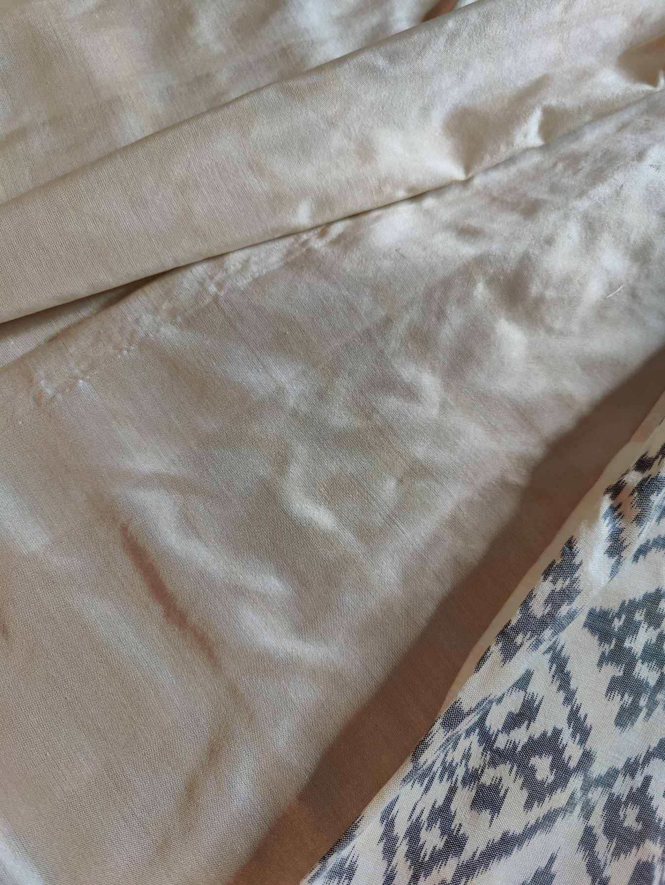 OFF WHITE SPUN SILK PURE HANDLOOM IKKAT SAREE