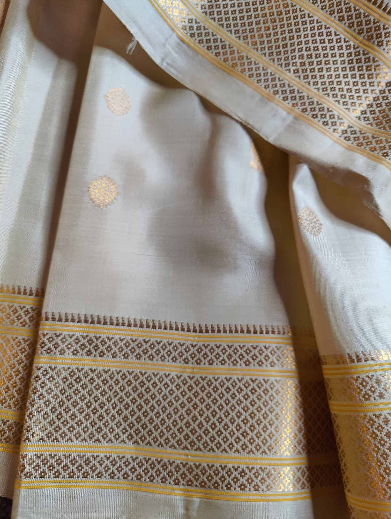 IVORY SILK PURE HANDLOOM GADWAL SAREE