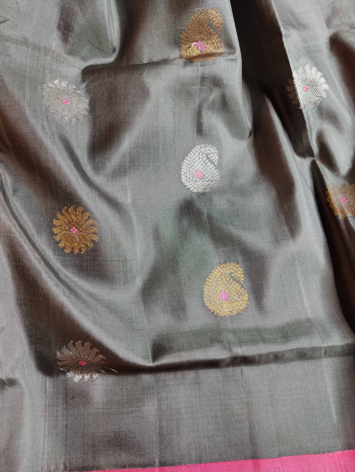 GREY SILK PURE HANDLOOM GADWAL SAREE