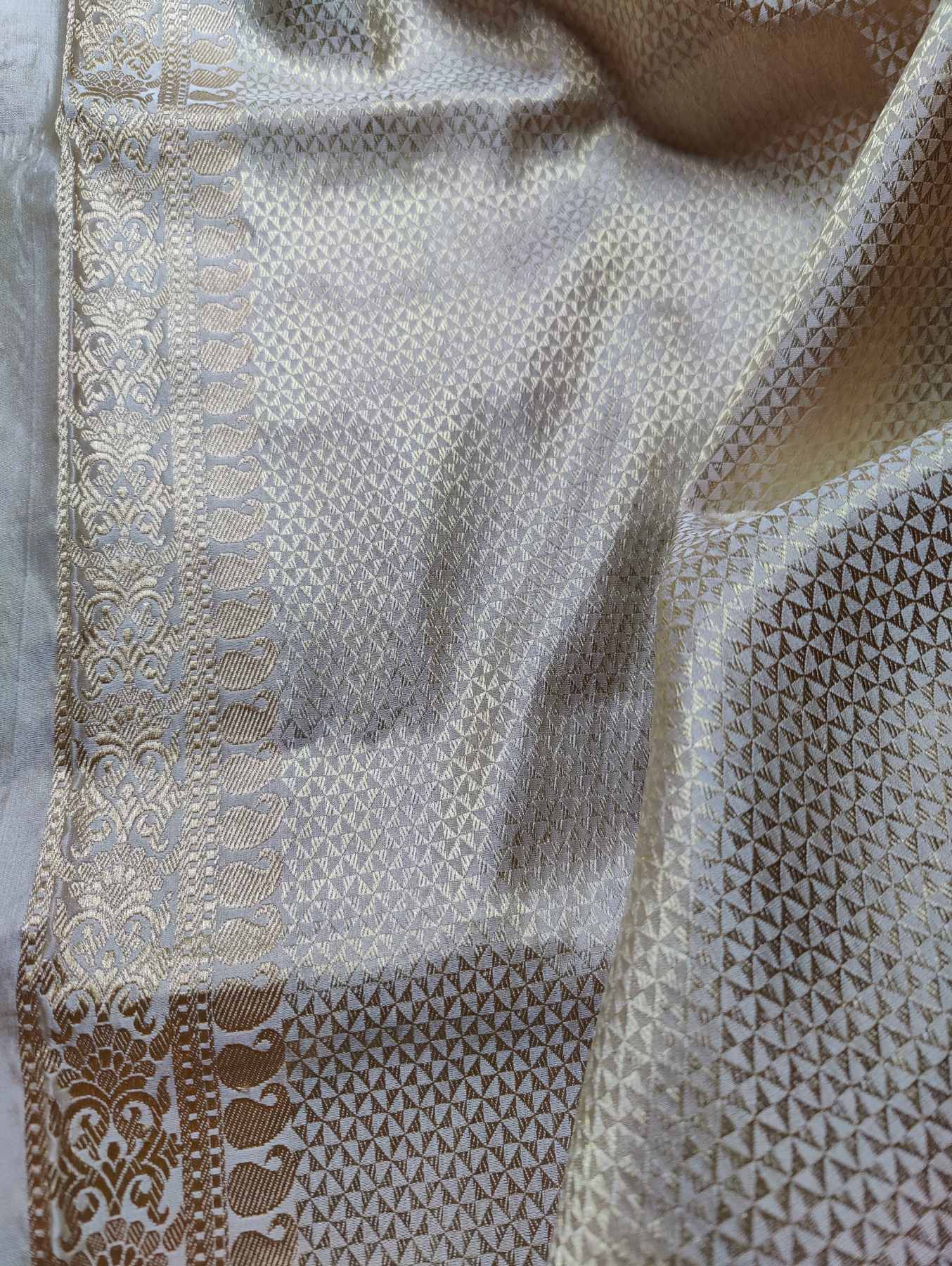 OFF WHITE MASHROO SILK PURE HANDLOOM BANARASI SAREE