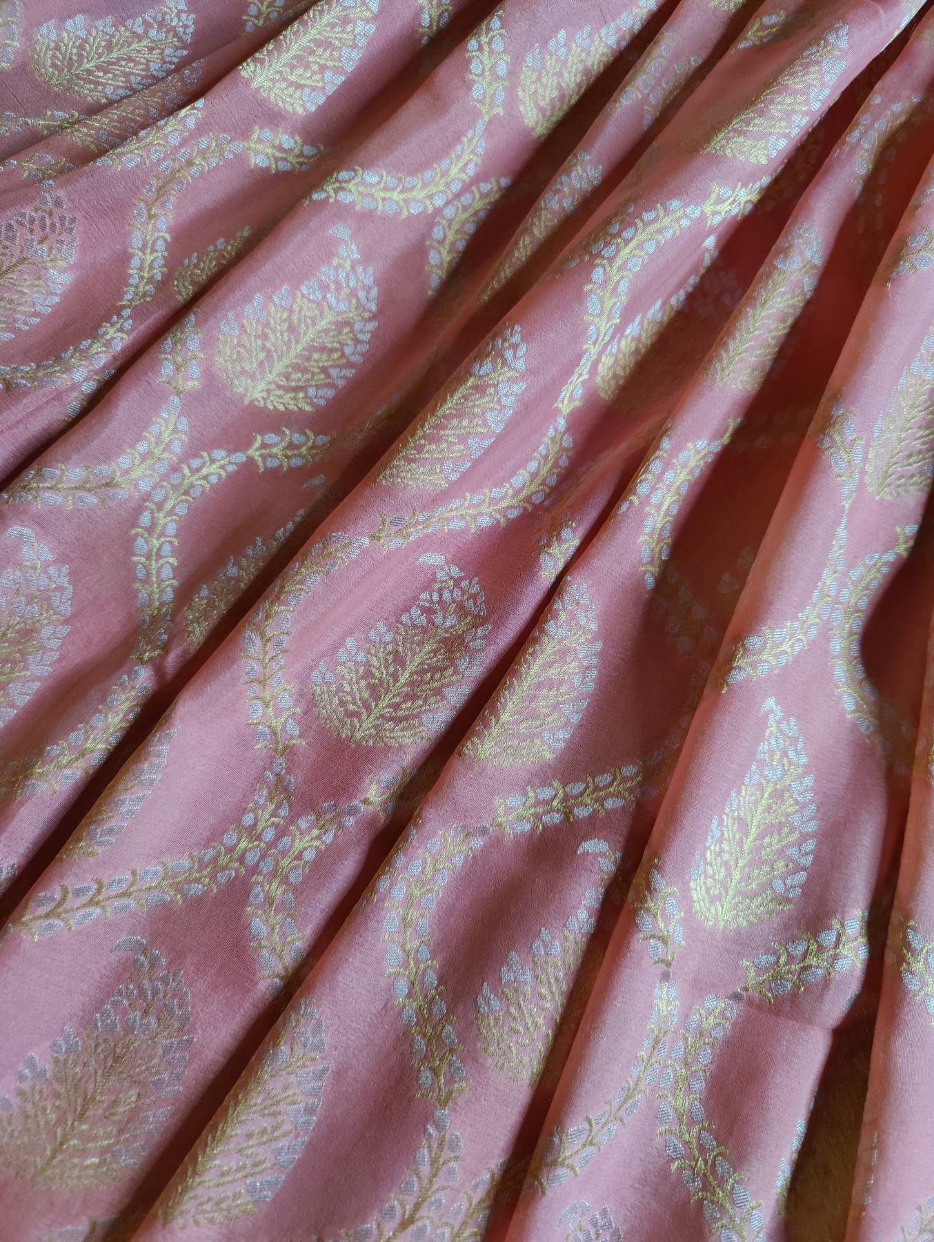 PEACH GEOTGETTE PURE HANDLOOM BANARASI SAREE