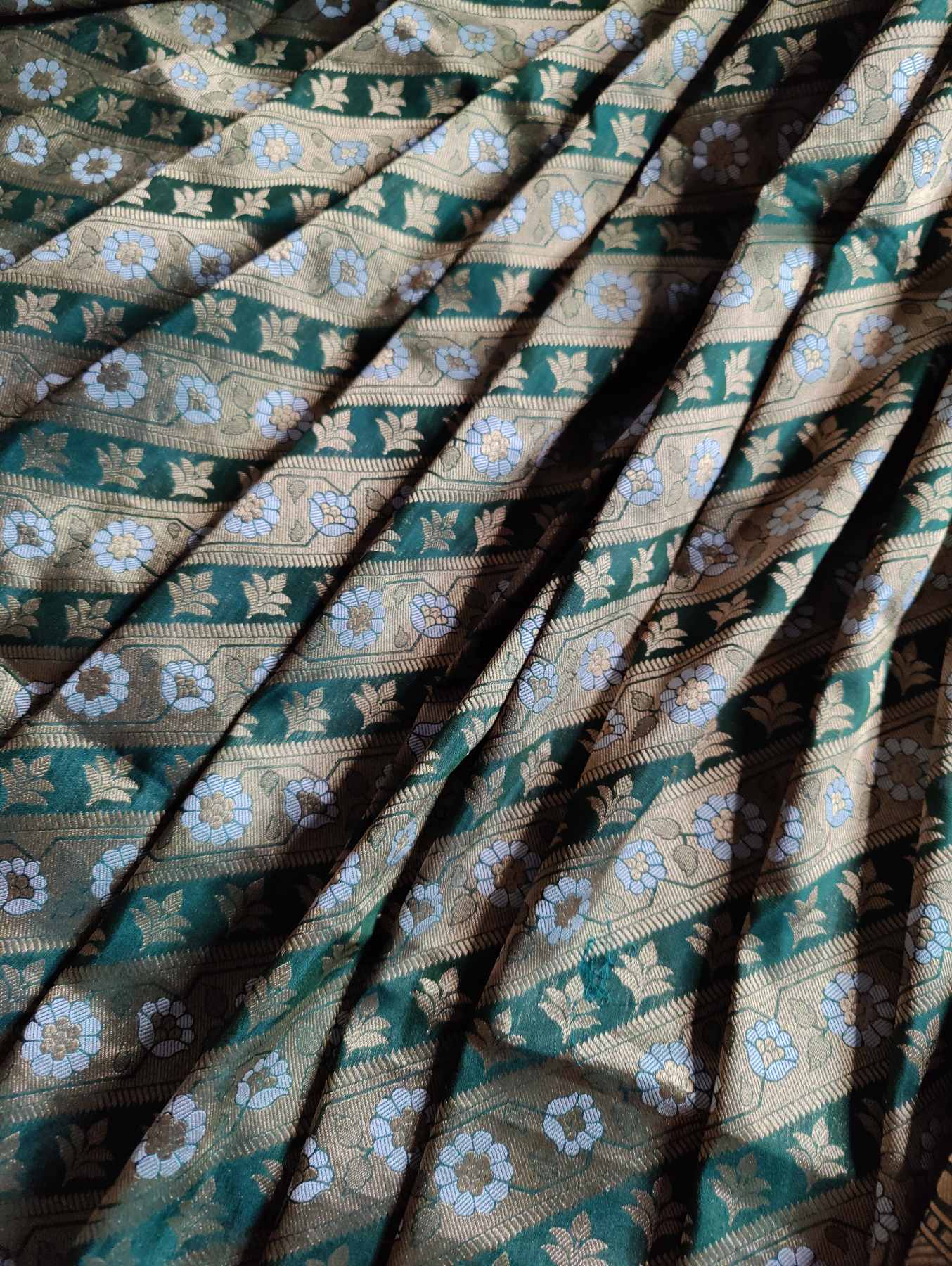 BOTTLE GREEN SILK PURE HANDLOOM BANARASI SAREE