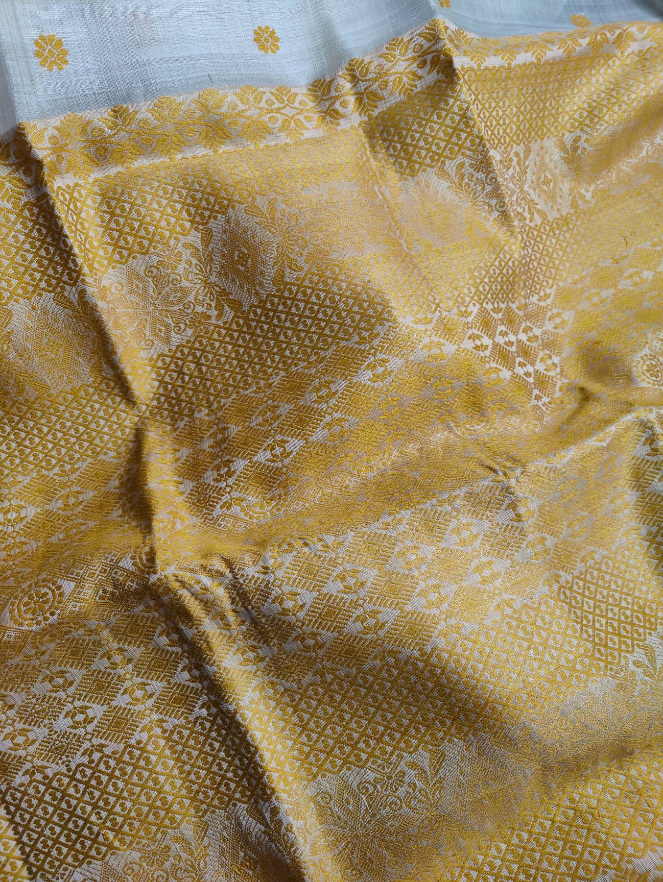 IVORY KESA PAT BY KESA PAT PURE HANDLOOM ASSAMESE SAREE