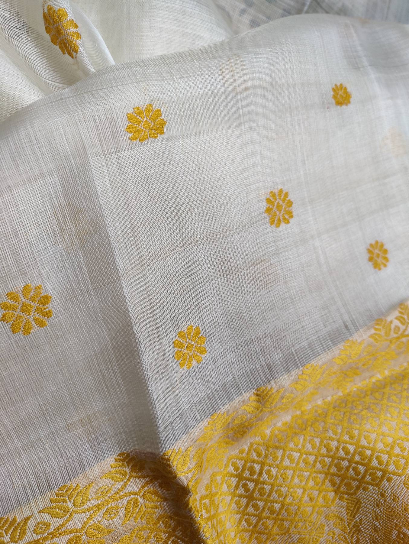 IVORY KESA PAT BY KESA PAT PURE HANDLOOM ASSAMESE SAREE