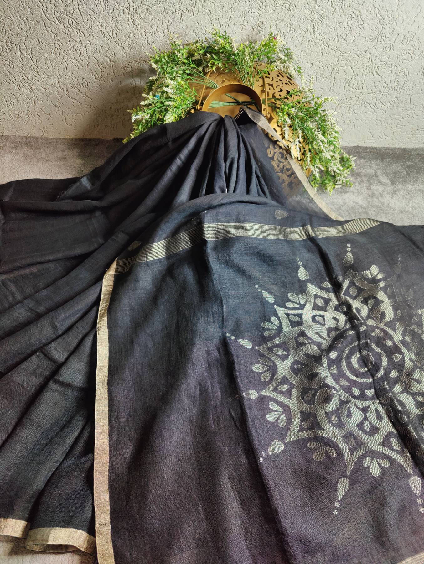 BLACK PURE HANDLOOM LINEN SAREE