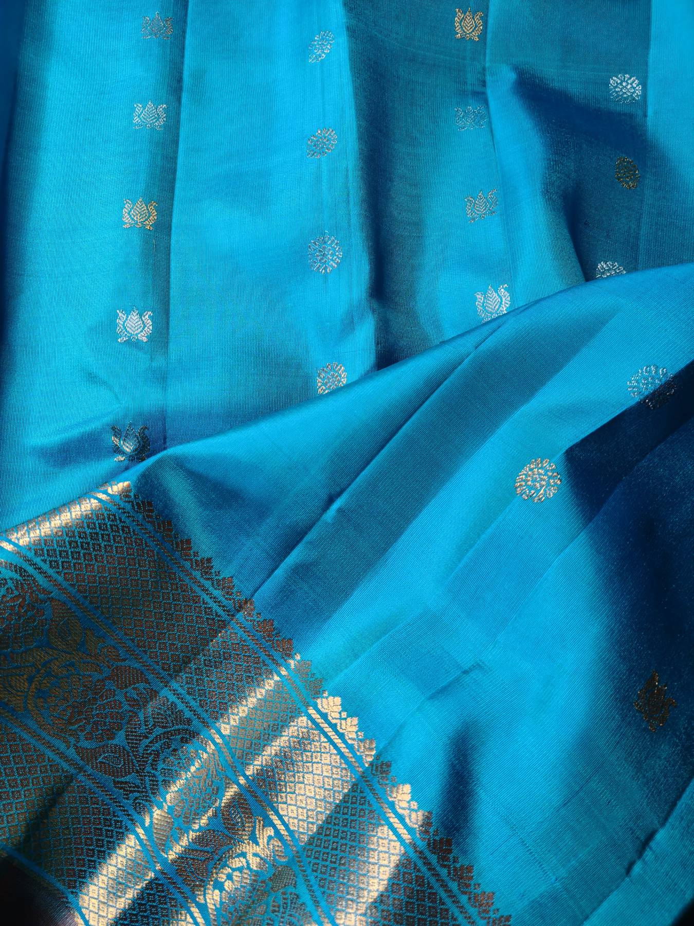 LIGHT OLIVE SILK PURE HANDLOOM GADWAL SAREE