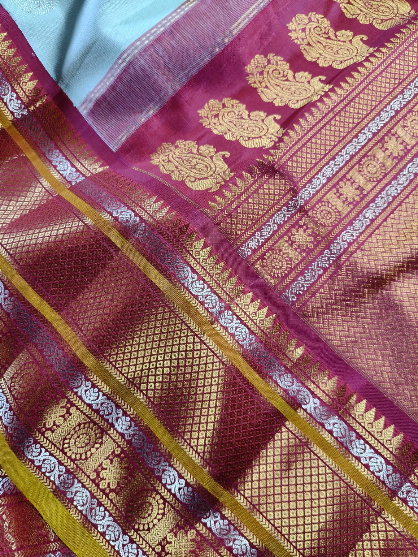 ICE BLUE SILK PURE HANDLOOM GADWAL SAREE