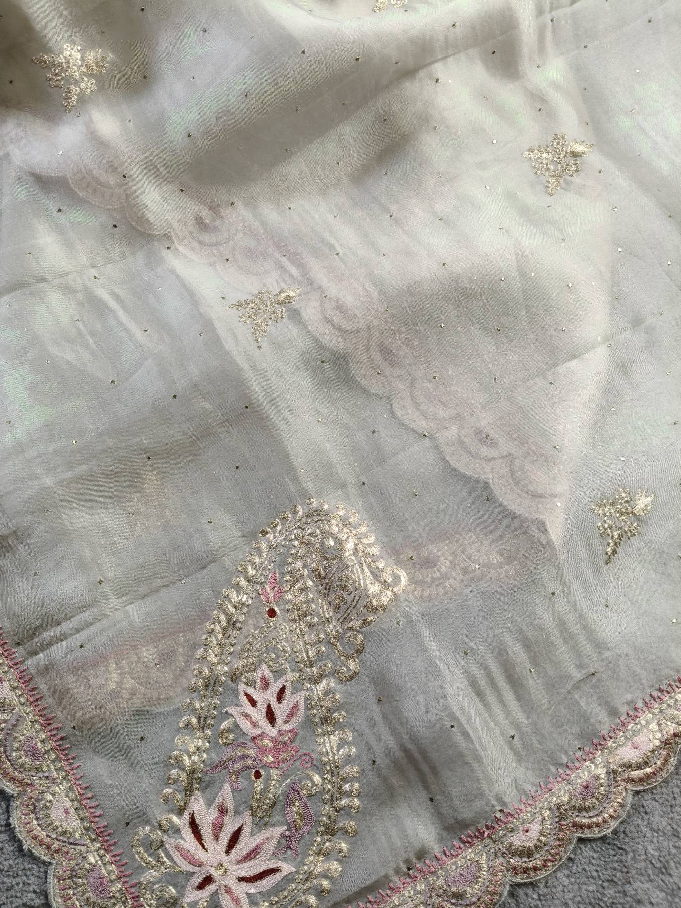LIGHT GREY ORGANZA PURE HANDLOOM EMBROIDERY SAREE