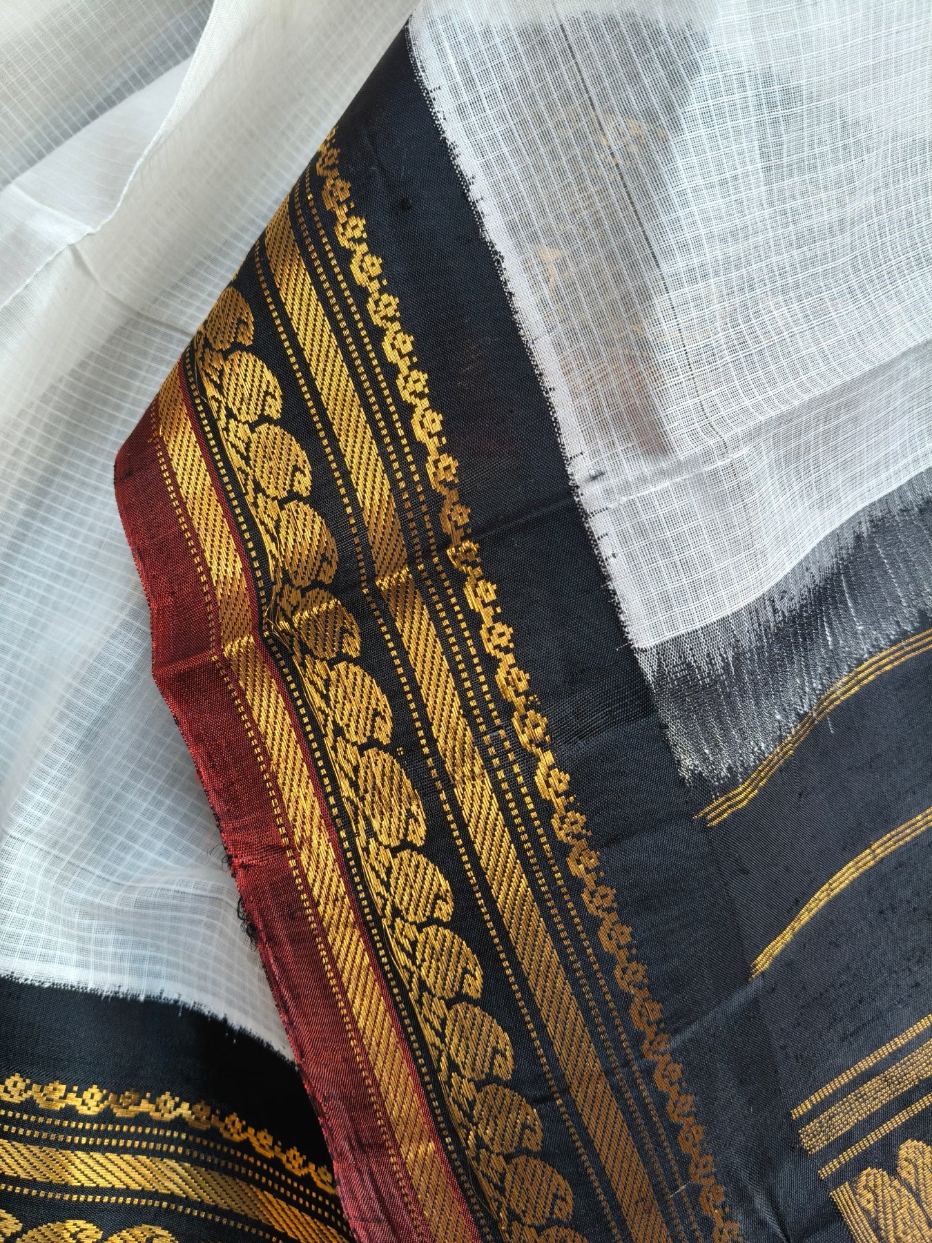 WHITE COTTON PURE HANDLOOM GADWAL SAREE