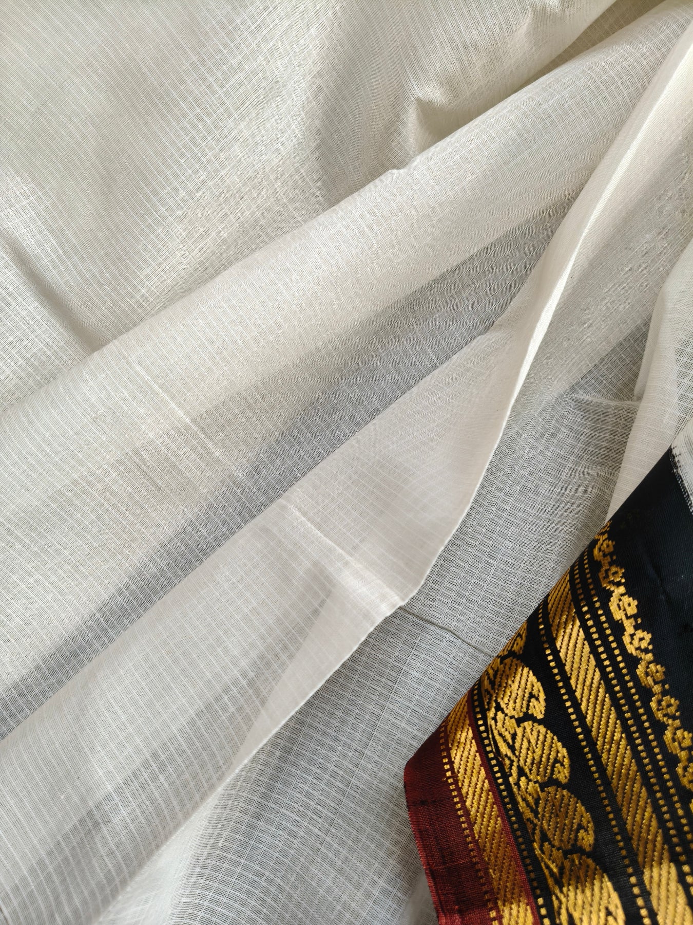 WHITE COTTON PURE HANDLOOM GADWAL SAREE