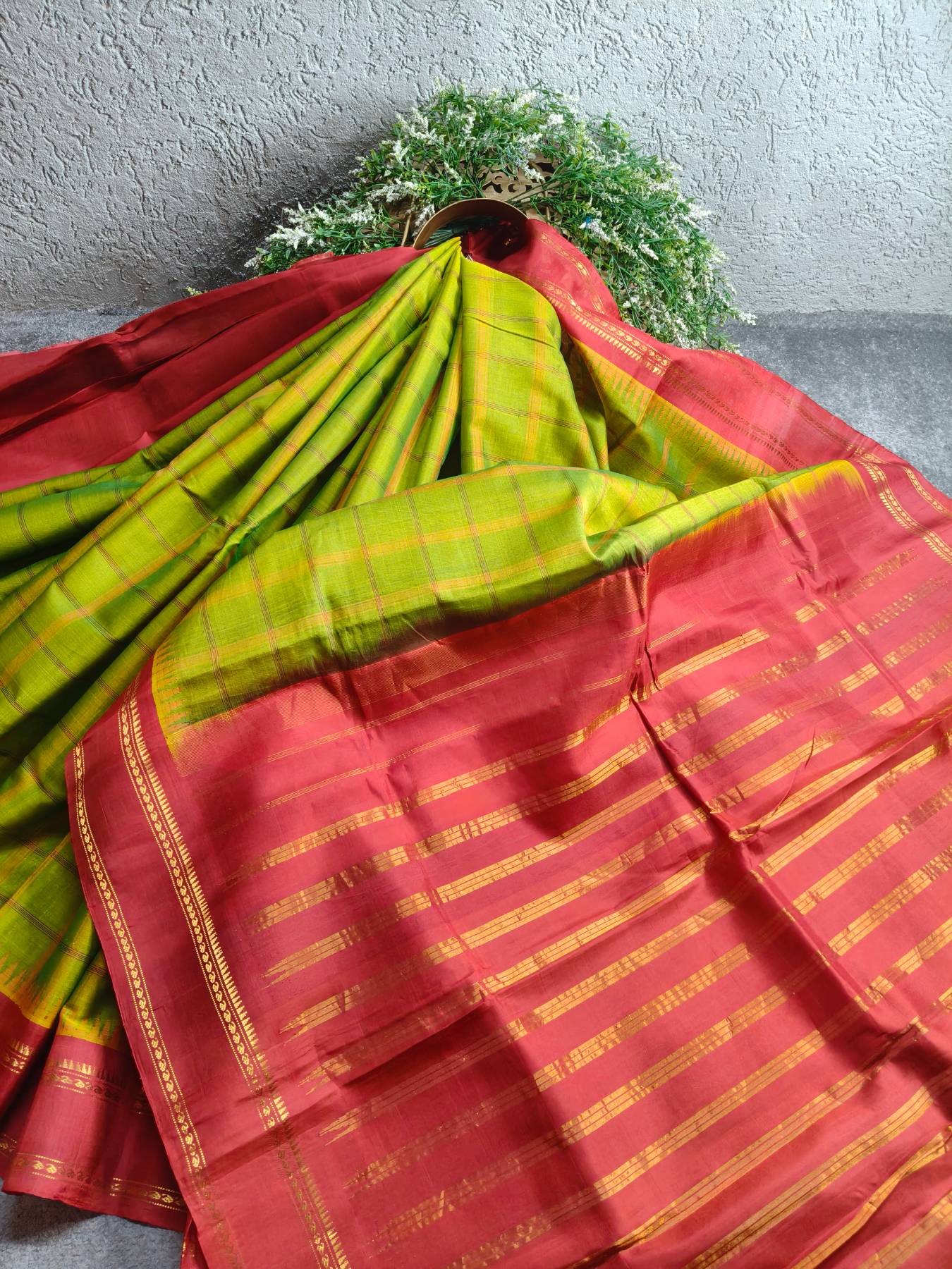 PARROT GREEN SICO PURE HANDLOOM GADWAL SAREE