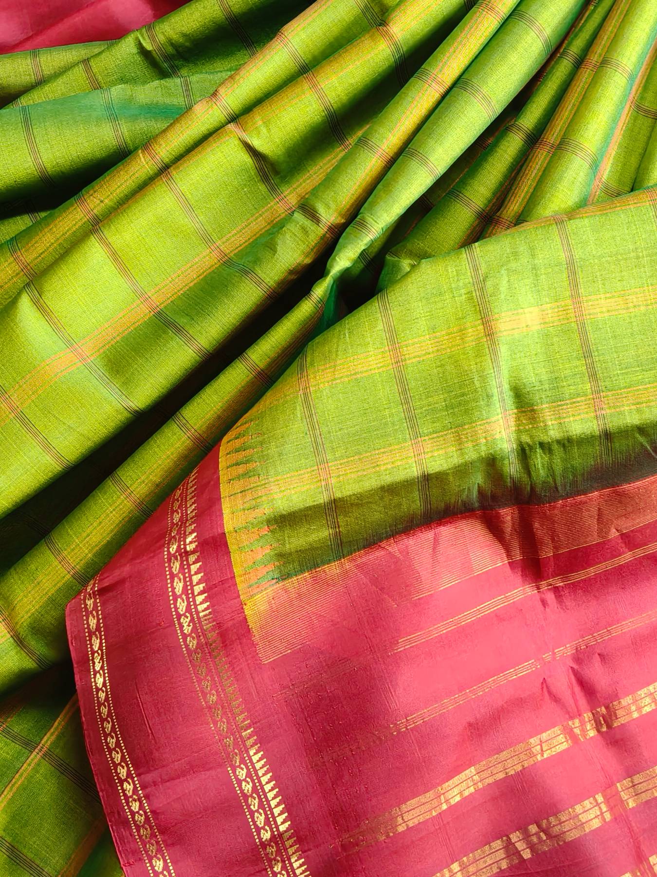 PARROT GREEN SICO PURE HANDLOOM GADWAL SAREE