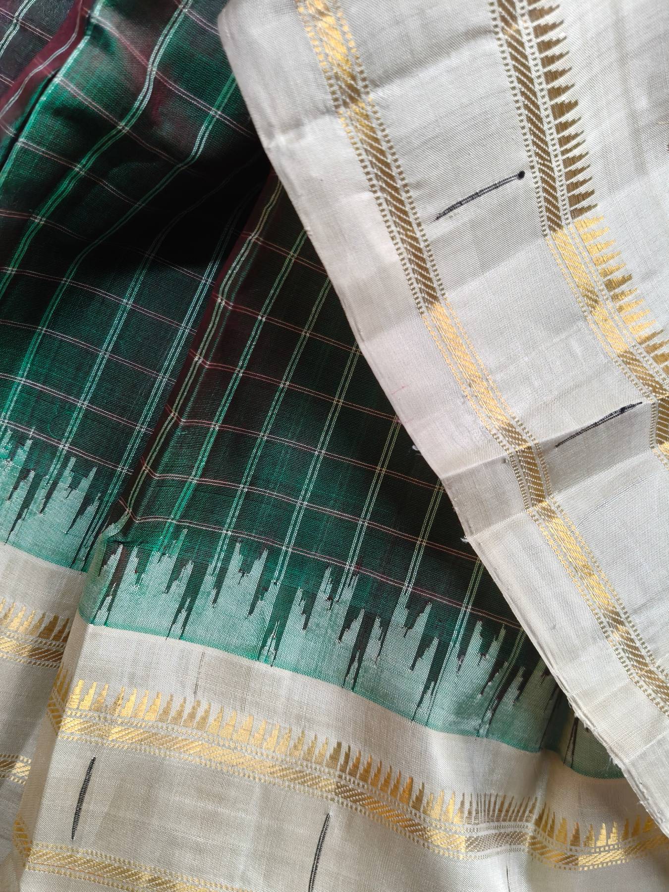 TWO TONE GREEN SICO PURE HANDLOOM GADWAL SAREE