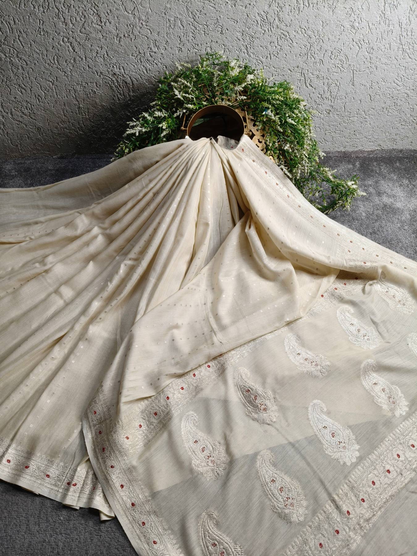 OFF WHITE MOONGA TASSAR PURE HANDLOOM BANARASI SAREE