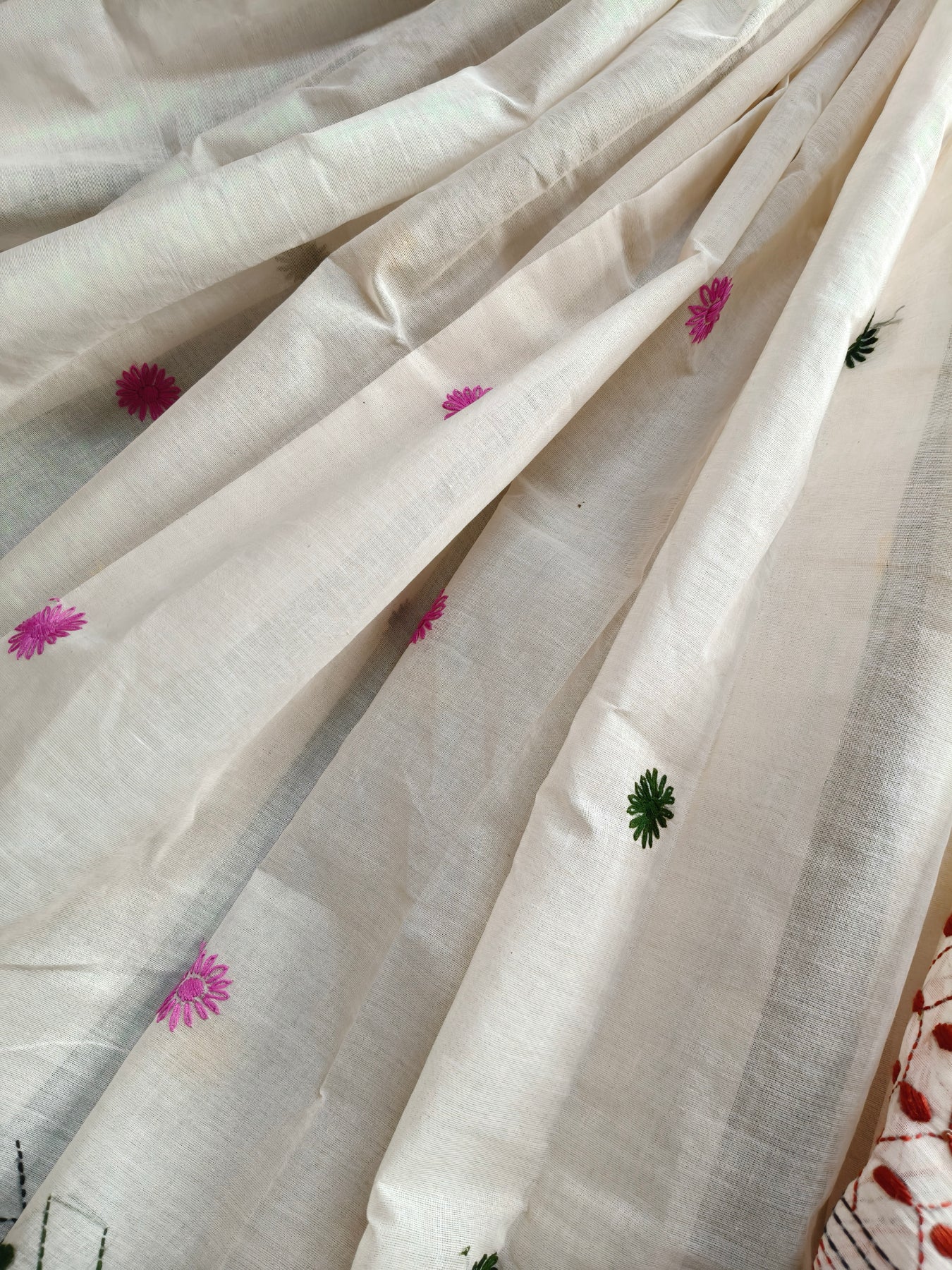 WHITE COTTON PURE HANDLOOM EMBROIDERY SAREE