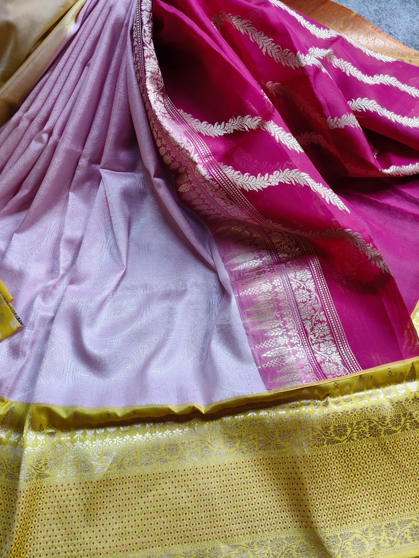 PINK AND MAJENTA PURE HANDLOOM HALF SILK AND HALF KORA BANARASI SAREE