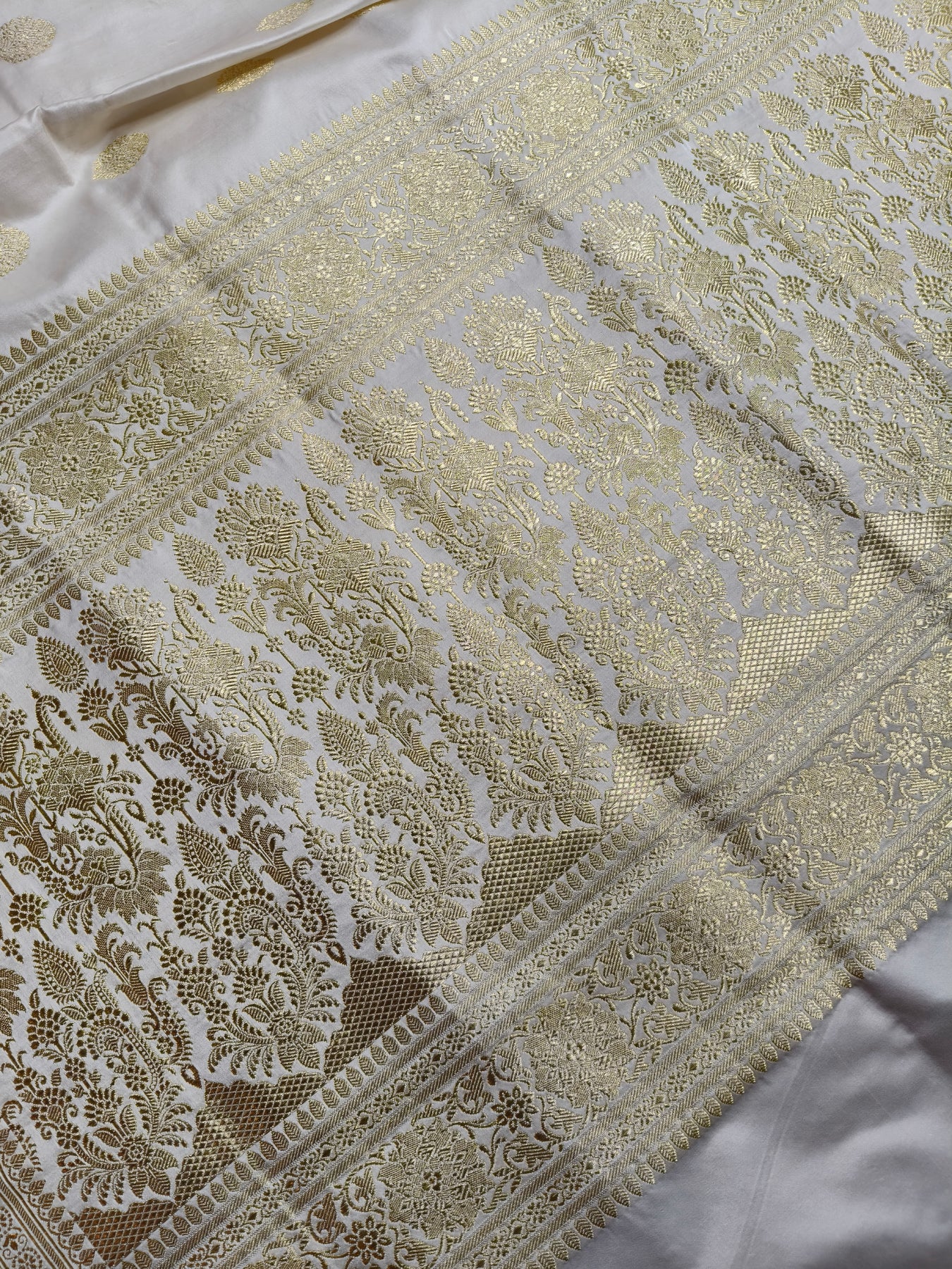 PEARL WHITE MUSHROO SILK PURE HANDLOOM BANARASI SAREE