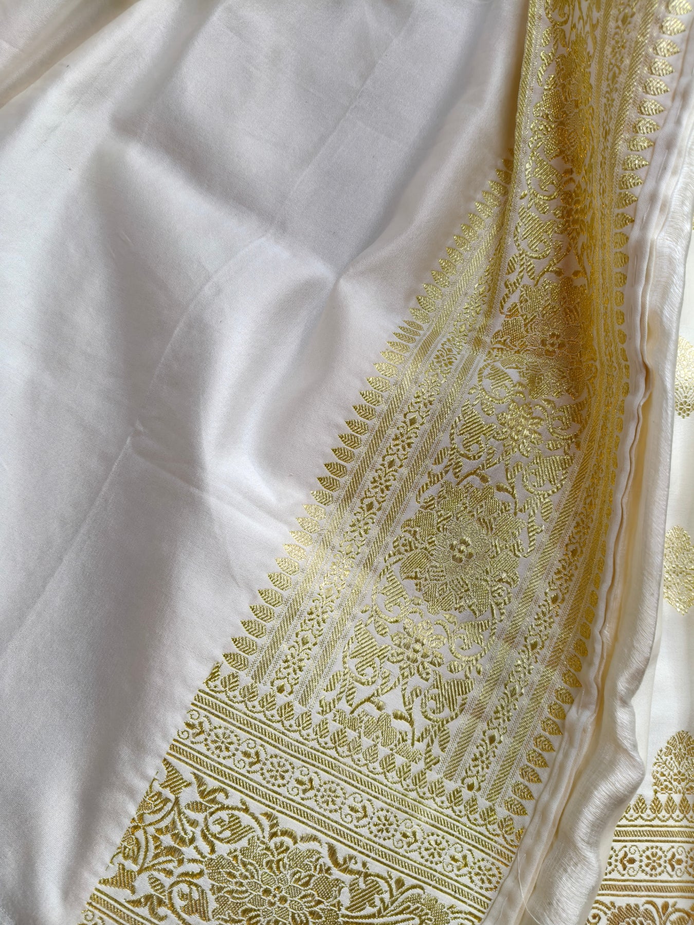 PEARL WHITE MUSHROO SILK PURE HANDLOOM BANARASI SAREE