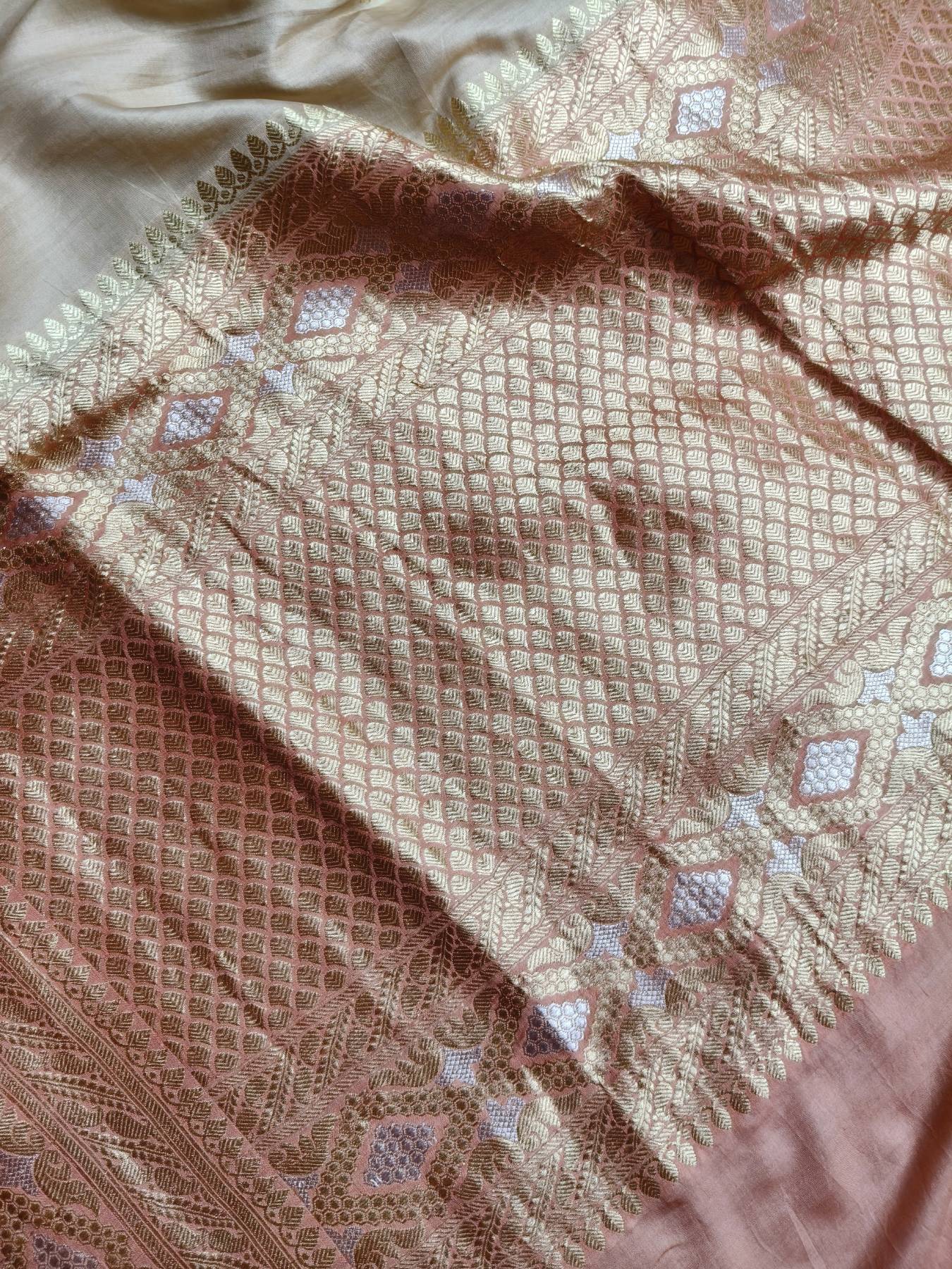BEIGE GAJJI SILK PURE HANDLOOM BANARASI SAREE