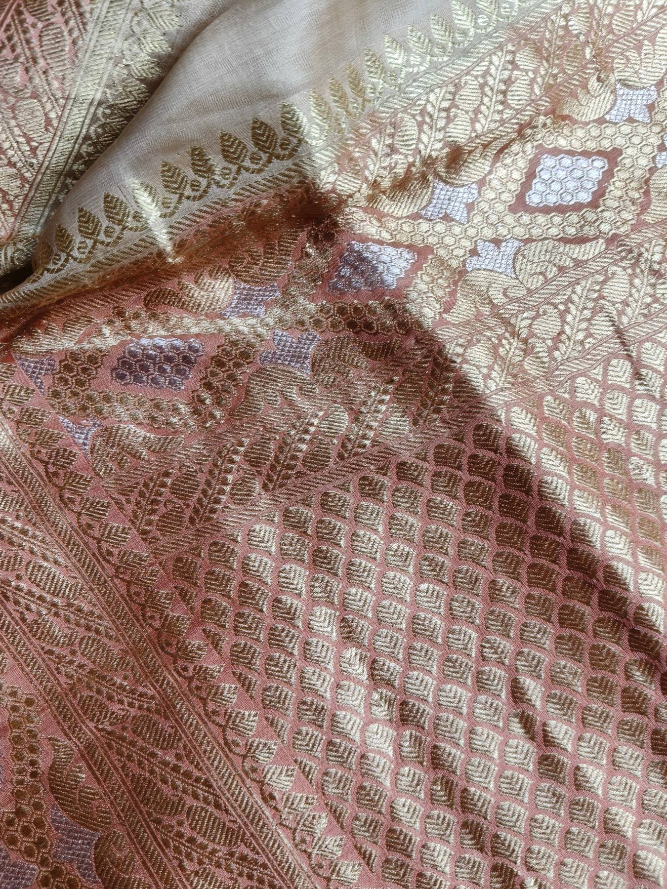 BEIGE GAJJI SILK PURE HANDLOOM BANARASI SAREE