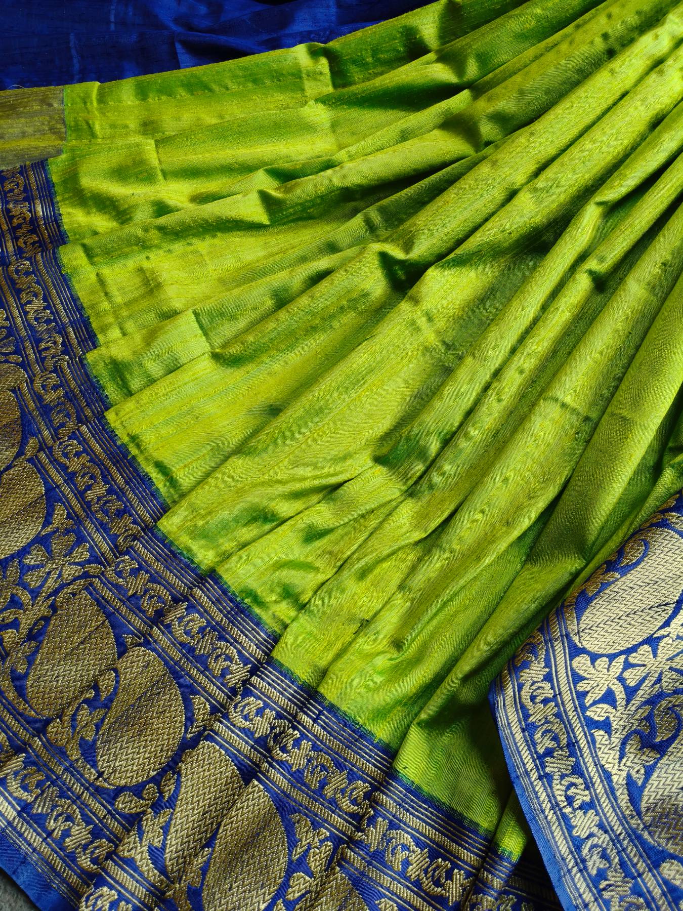 PARROT GREEN DUPION SILK PURE HANDLOOM BANARASI SAREE