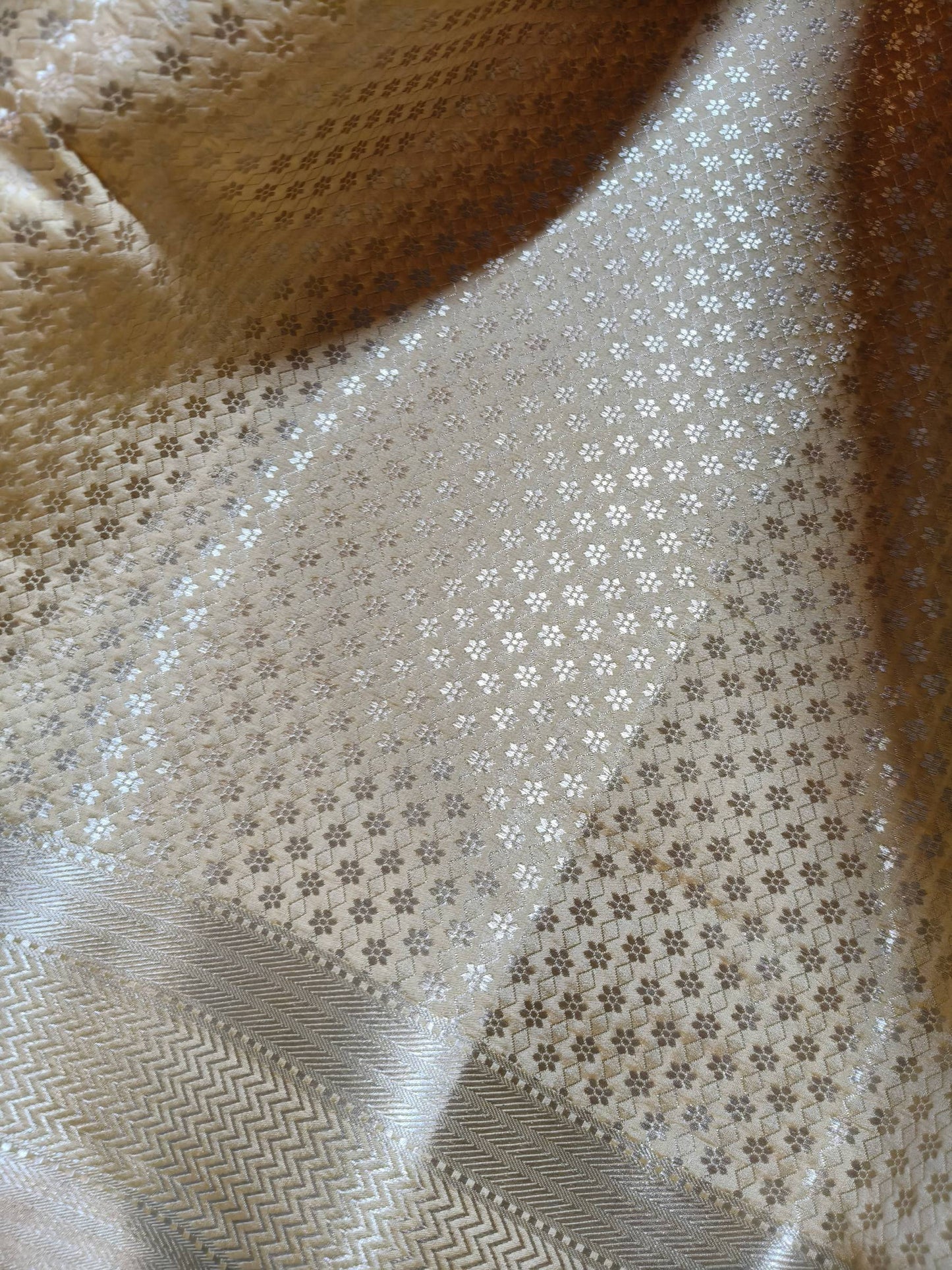 CREAM CHINIYA SILK PURE HANDLOOM BANARASI SAREE